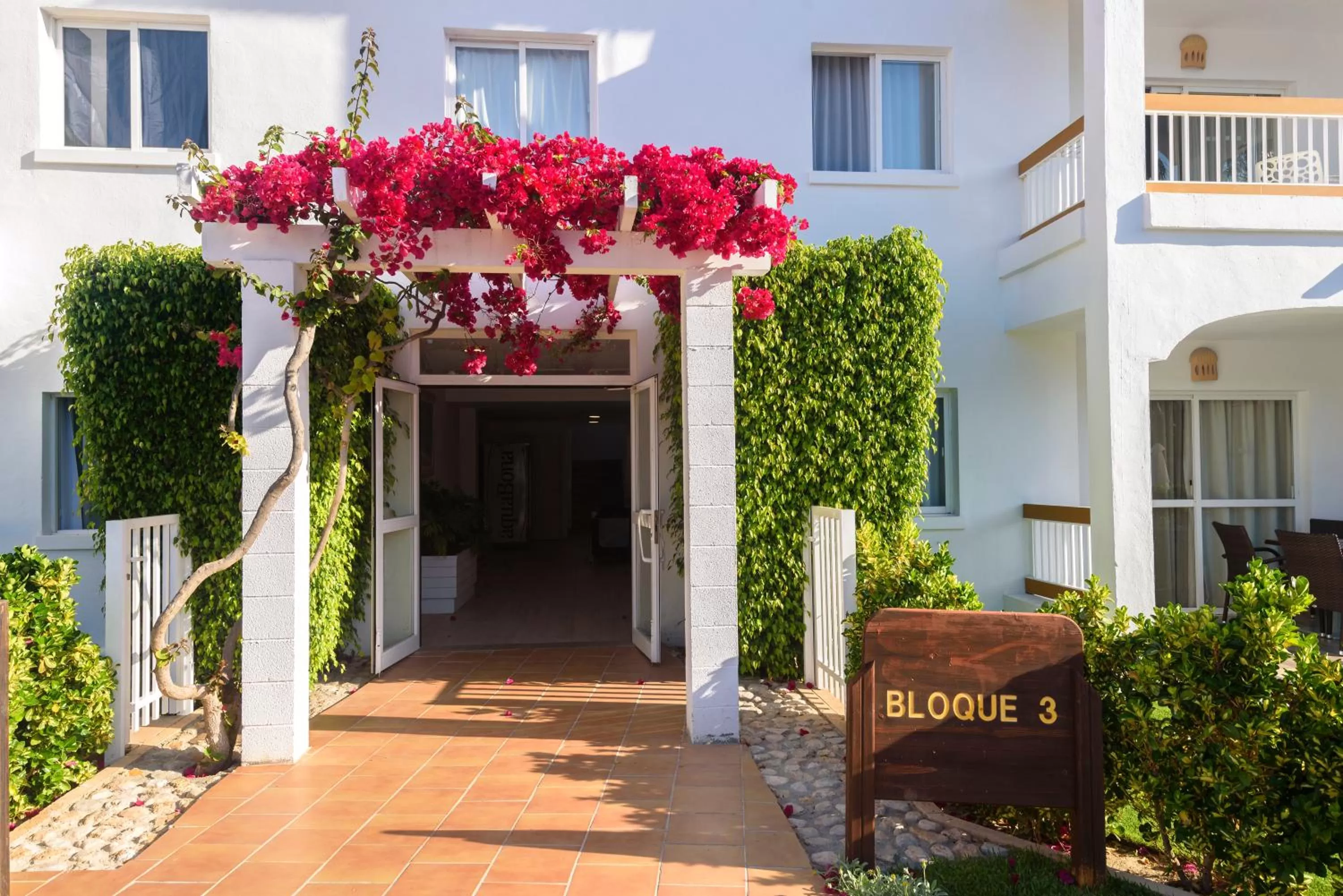 Lobby or reception in Alcudia Garden Aparthotel