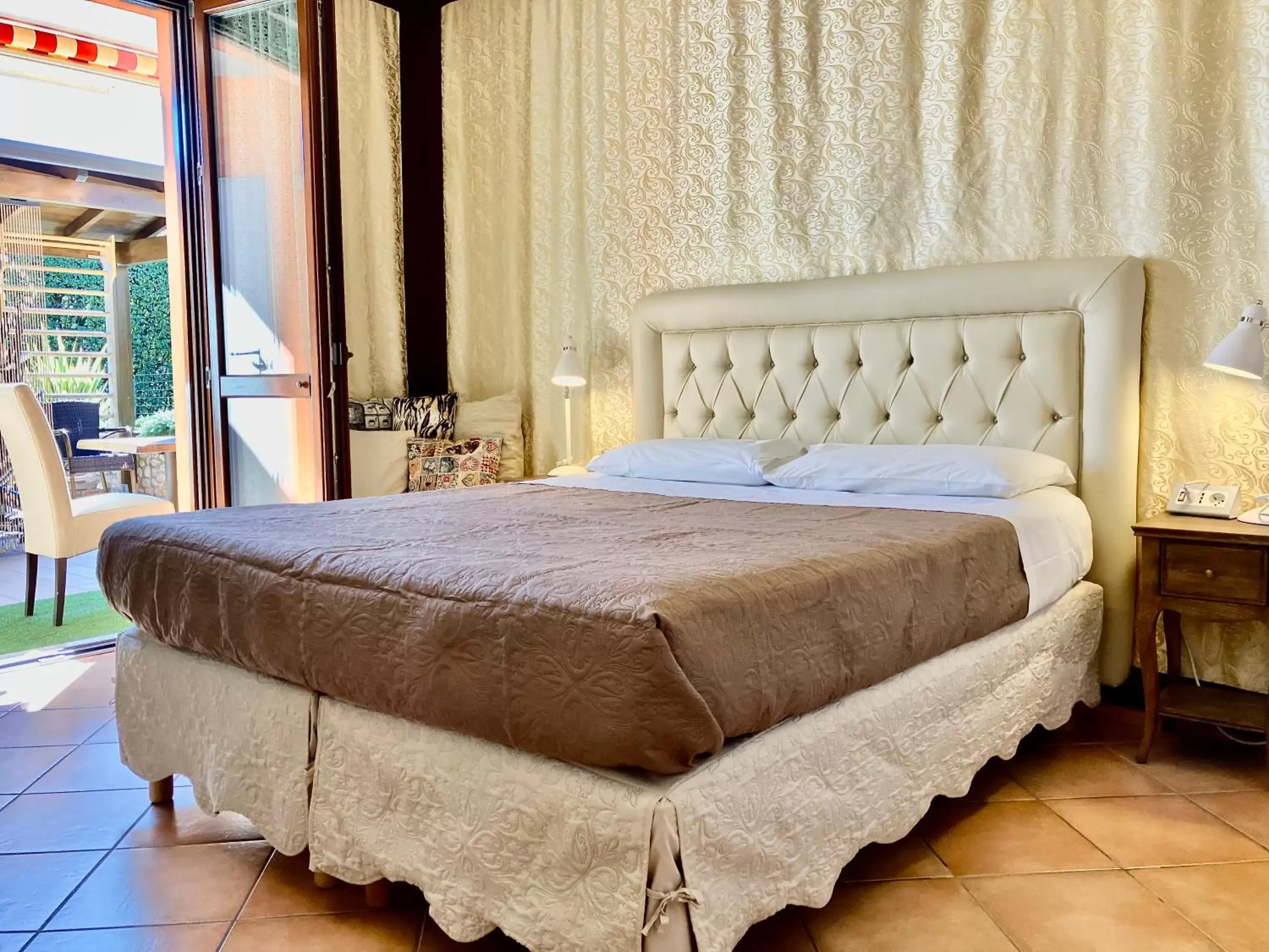 Bed in B&B Desenzano Paradise