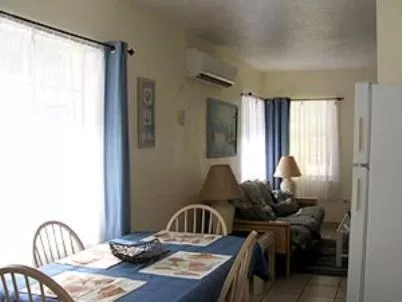 Photo of the whole room, Dining Area in Queens Gate Resort