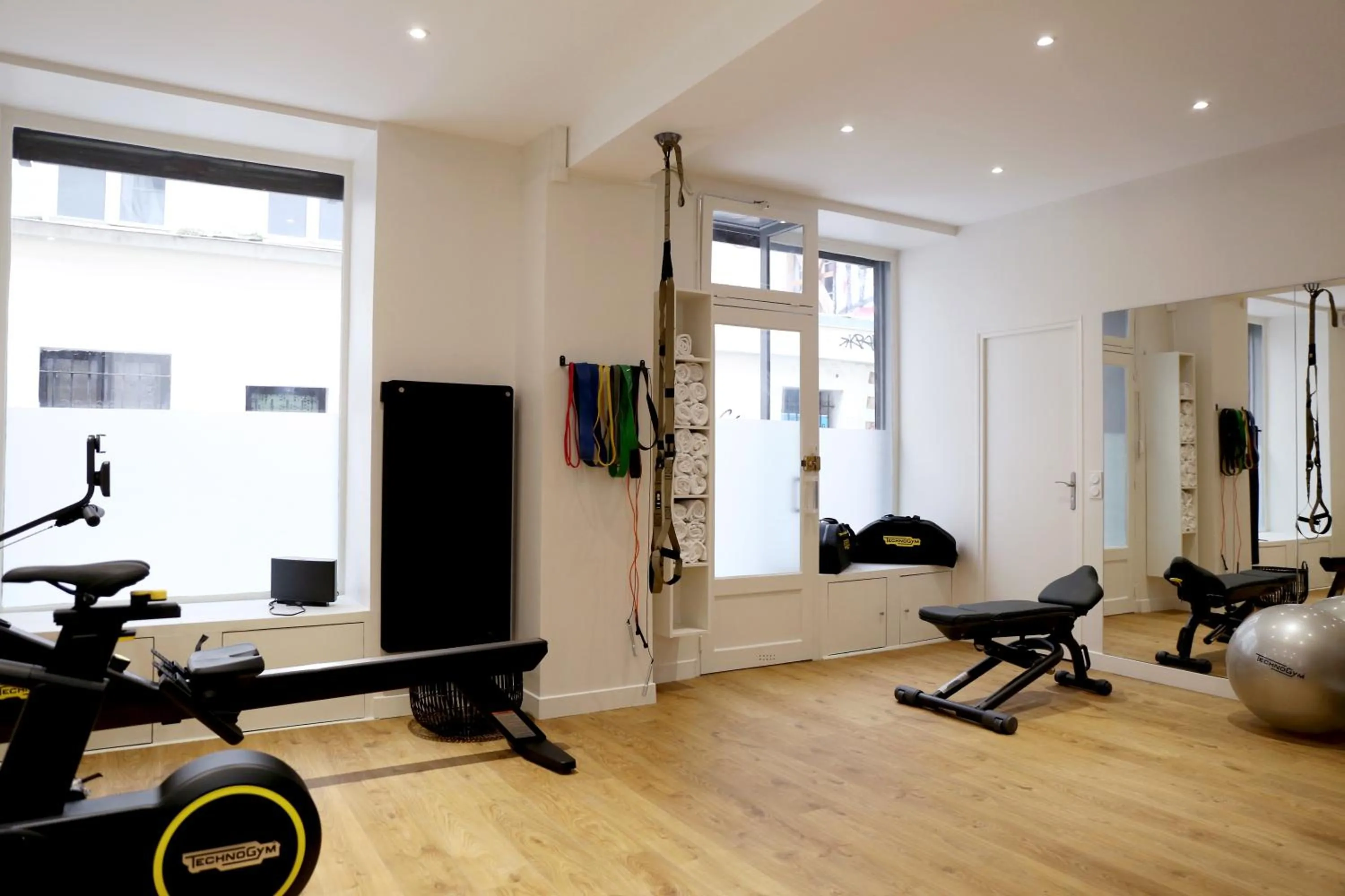 Fitness centre/facilities in Hôtel Jules & Jim