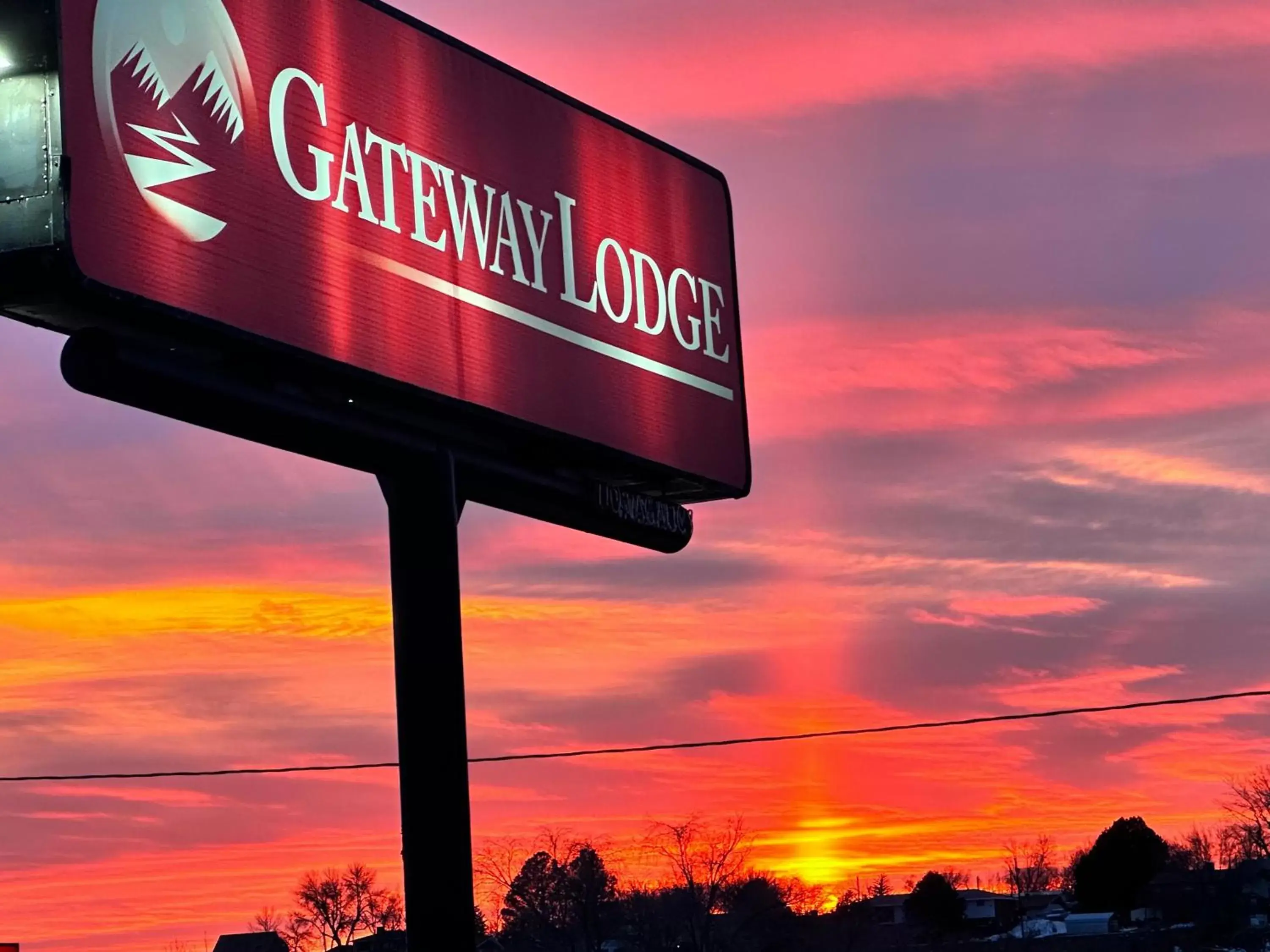Property logo or sign, Sunrise/Sunset in Gateway Lodge