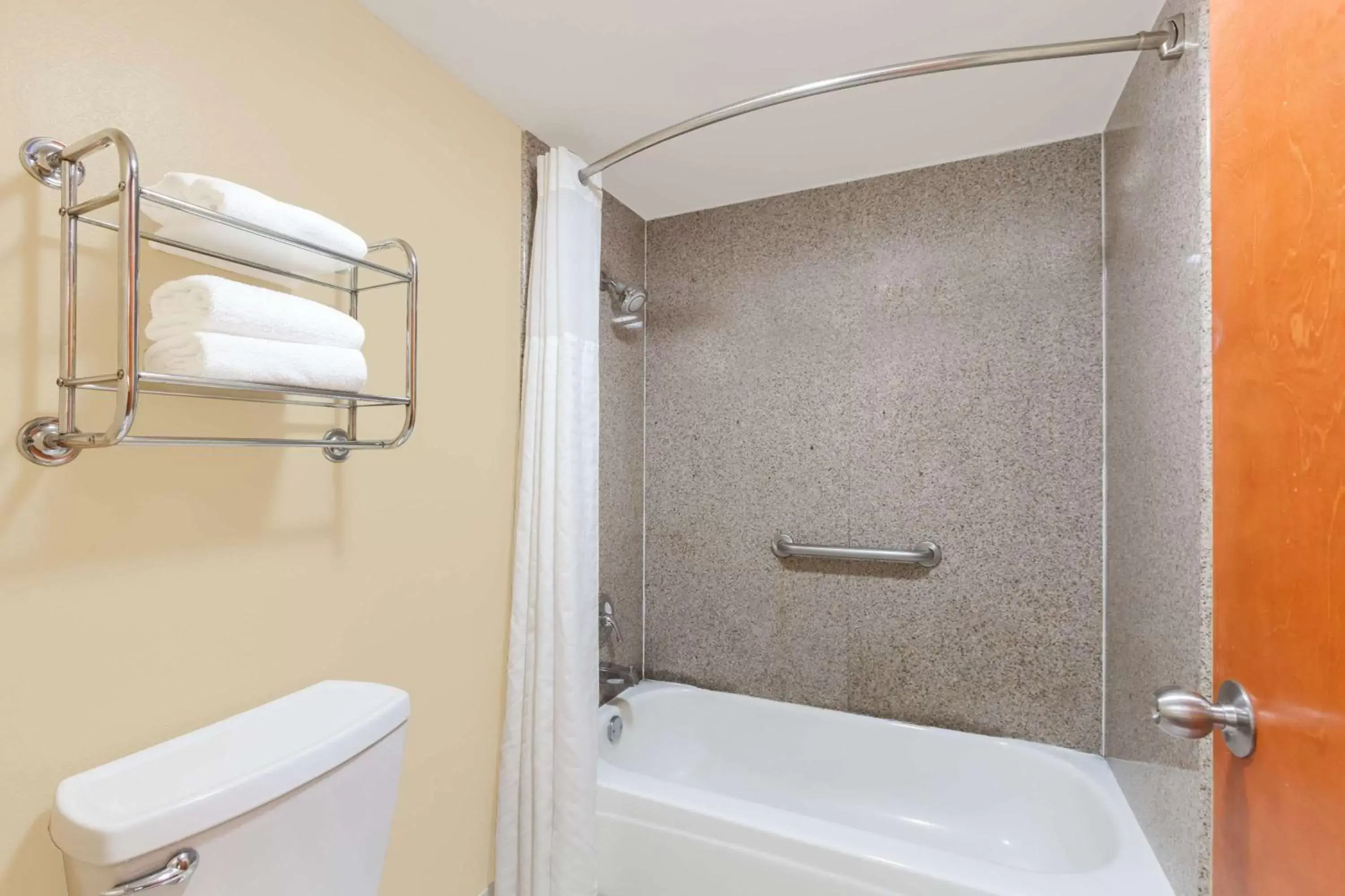 King Room - Disability Access - Non-Smoking in Super 8 by Wyndham Jacksonville AR King Room - Disability Access - Non-Smoking in Super 8 by Wyndham Jacksonville AR