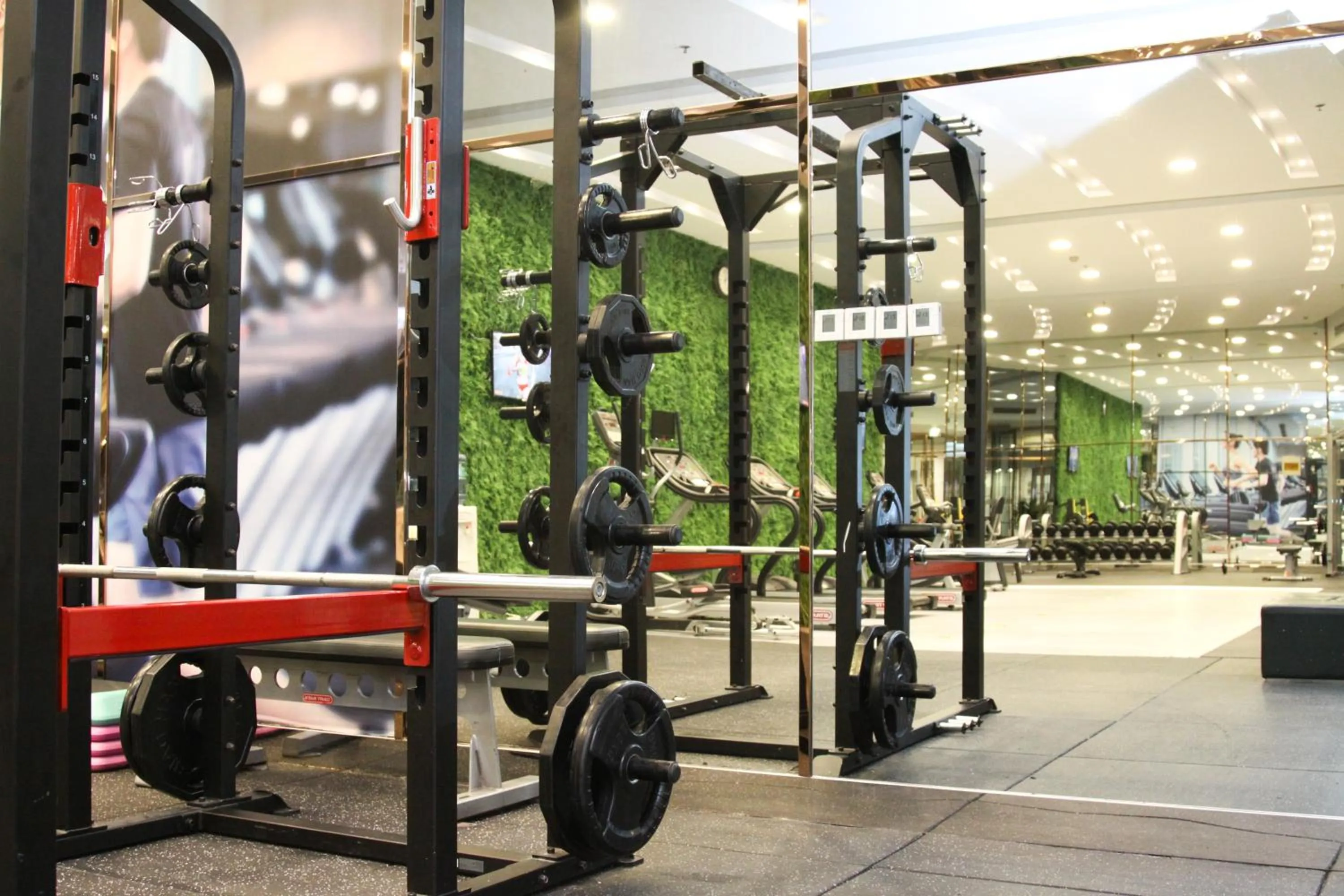 Swimming pool in Wyndham Grand Plaza Royale Hangzhou