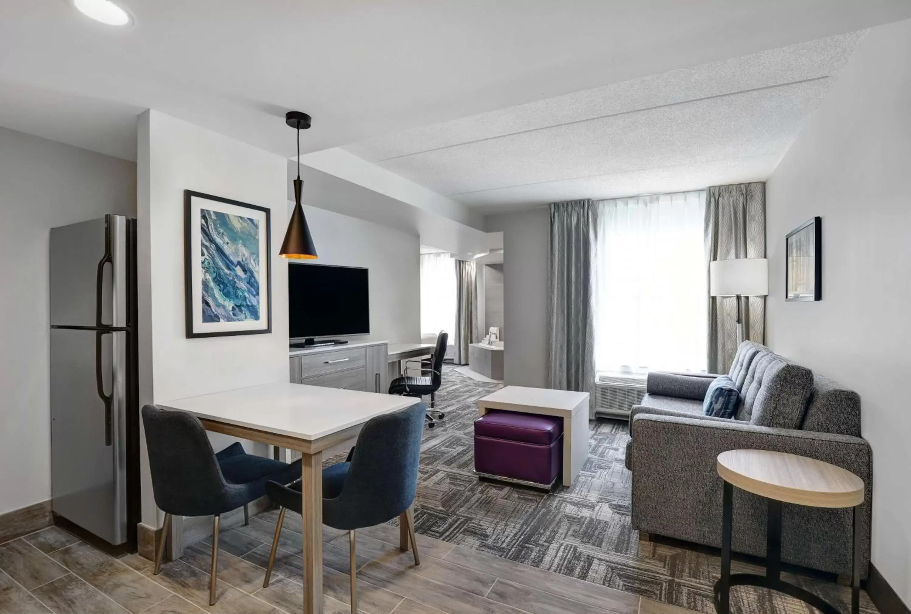 Living room, Seating Area in Homewood Suites by Hilton London Ontario