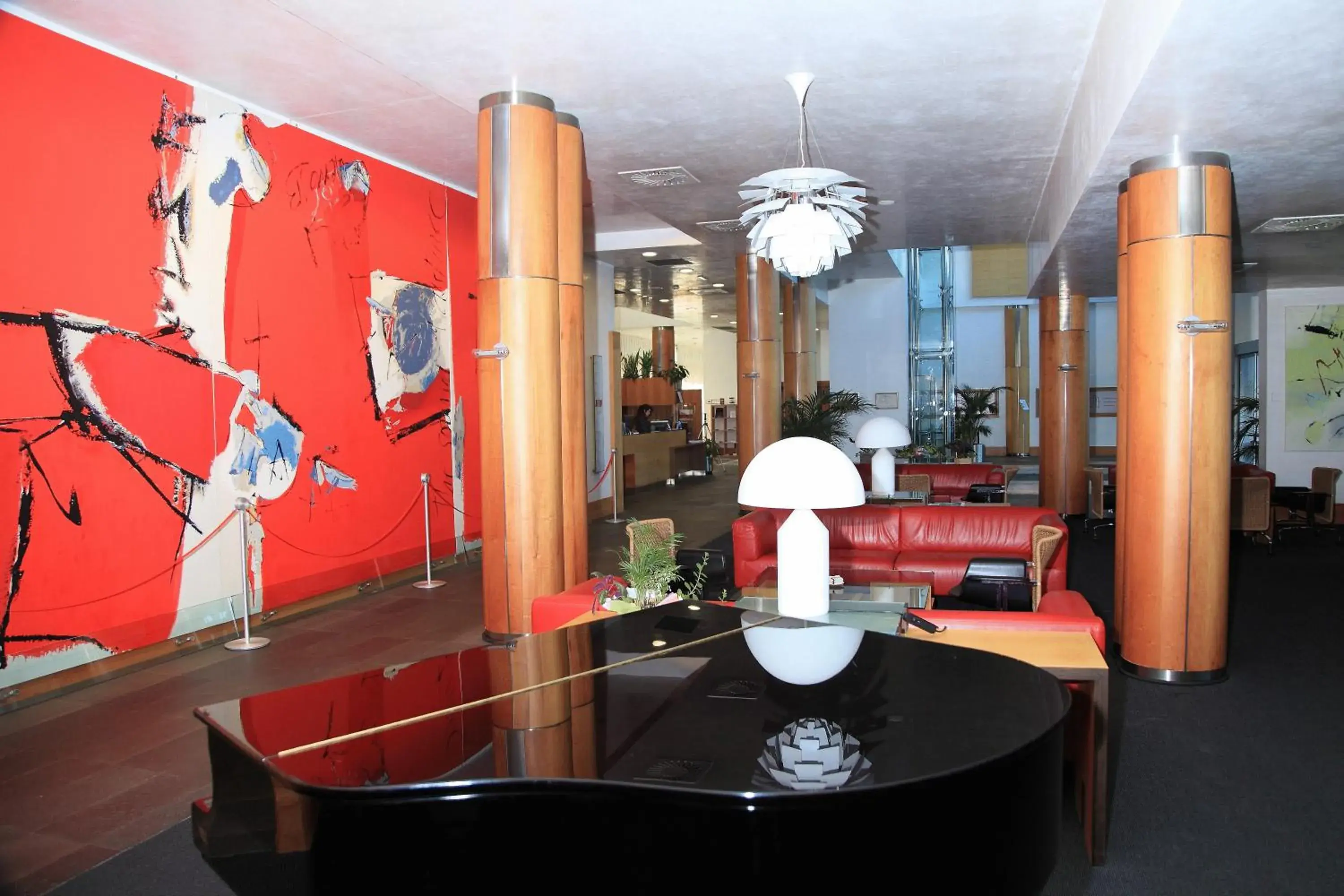 Communal lounge/ TV room in Gran Hotel Lakua