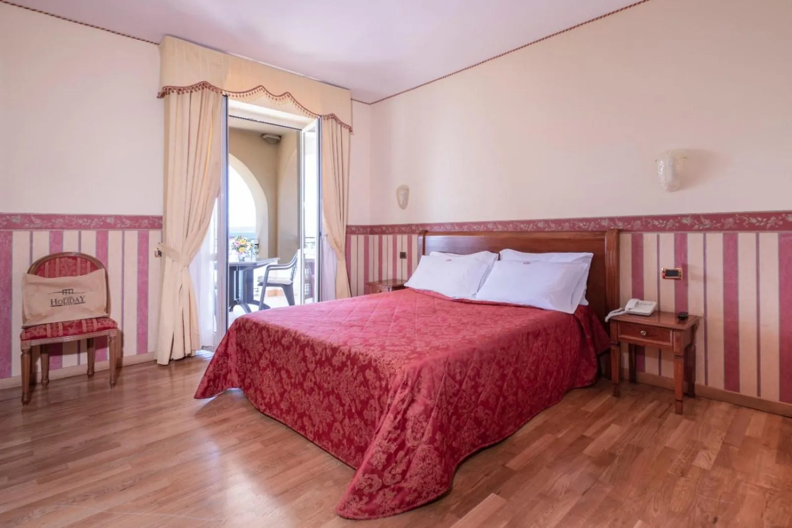 Bed in Hotel Holiday Sul Lago