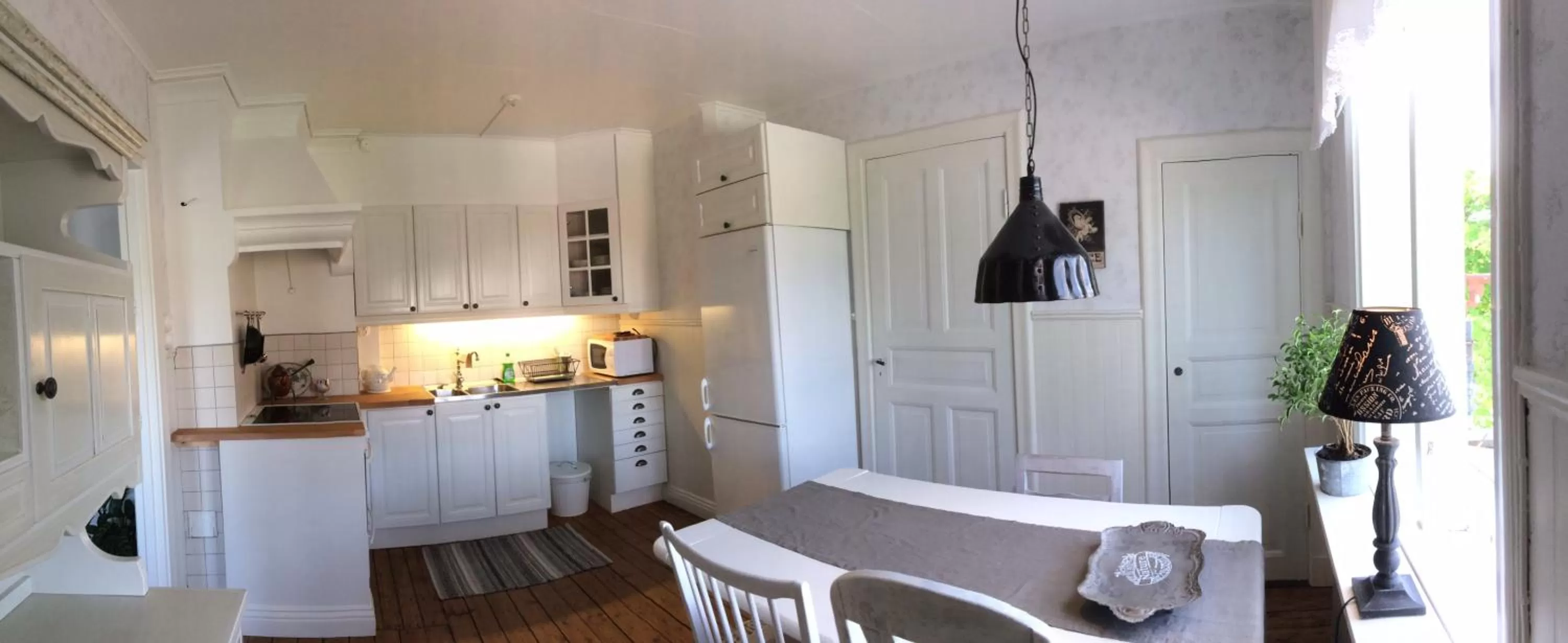 Photo of the whole room in Gröna Lena