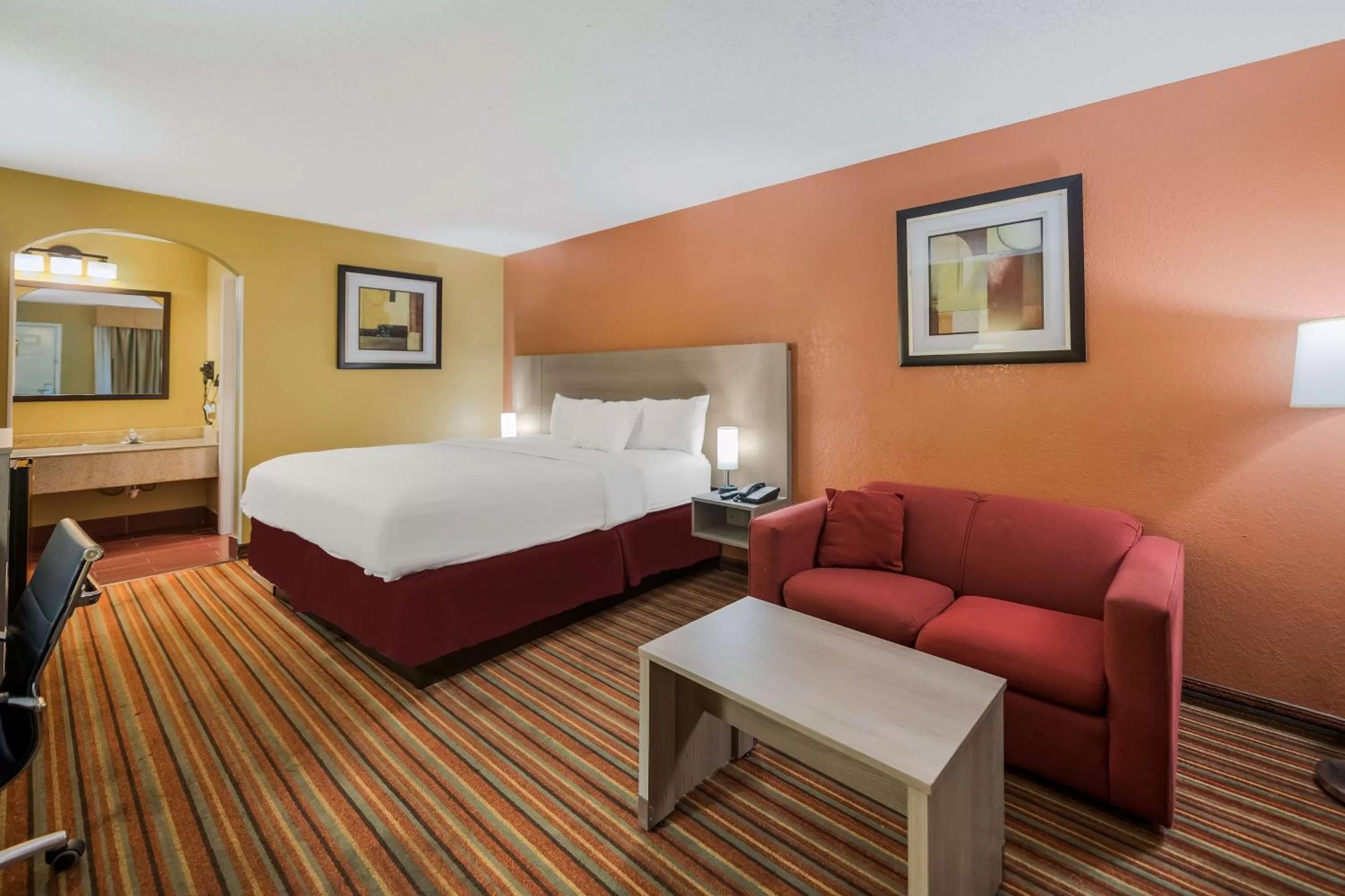 Bedroom, Bed in SureStay Hotel by Best Western Mt Pleasant