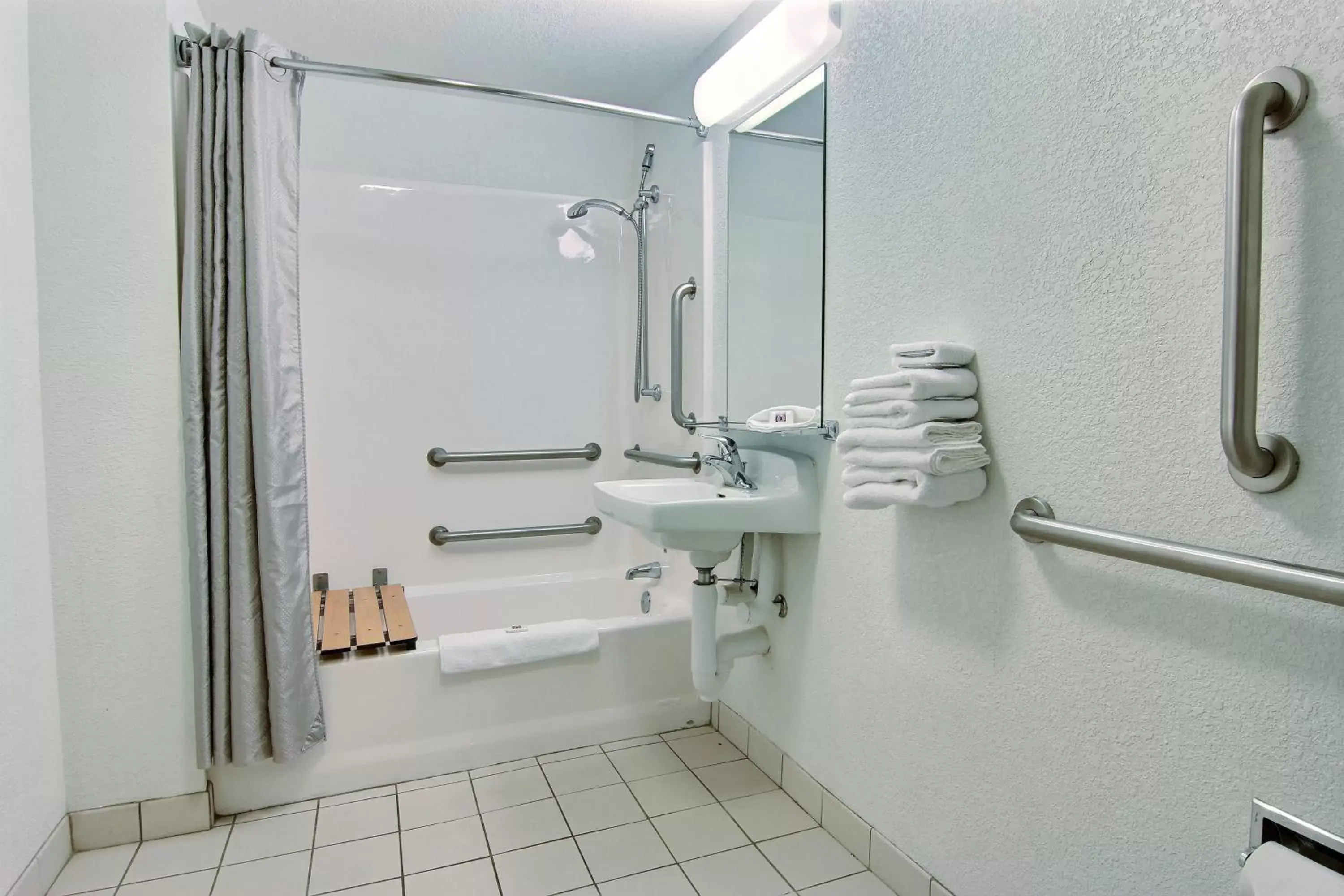 Bathroom in Motel 6-Corpus Christi, TX - East - North Padre Island
