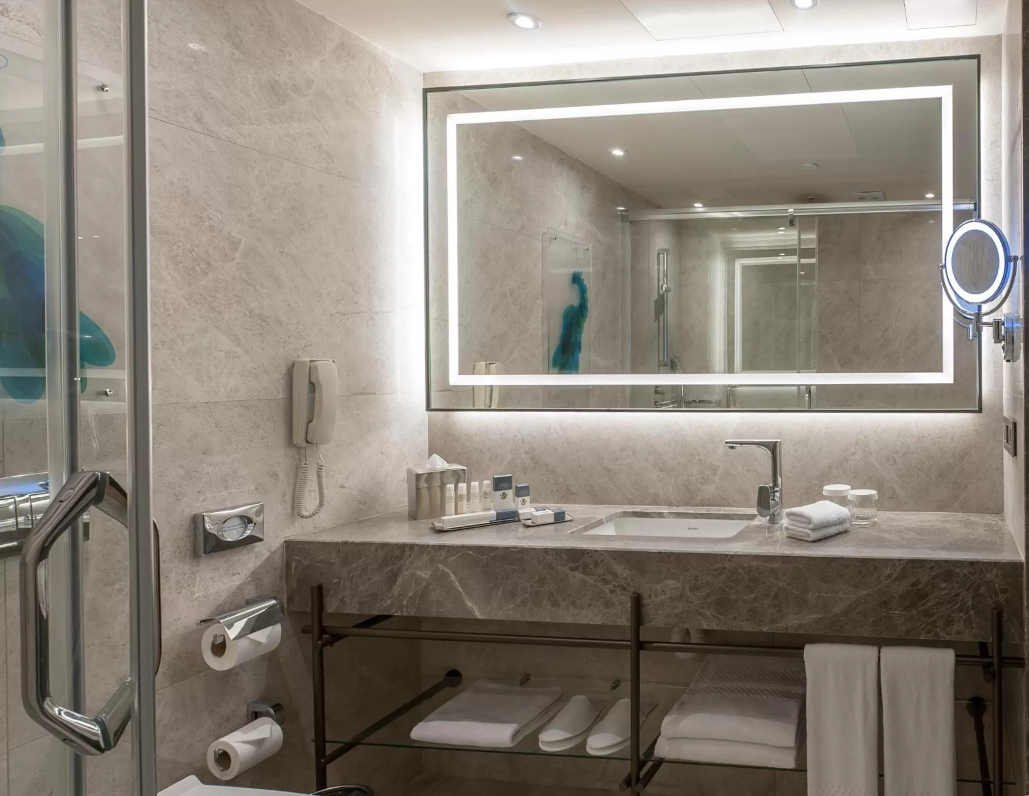 Shower in DoubleTree by Hilton Istanbul - Sirkeci
