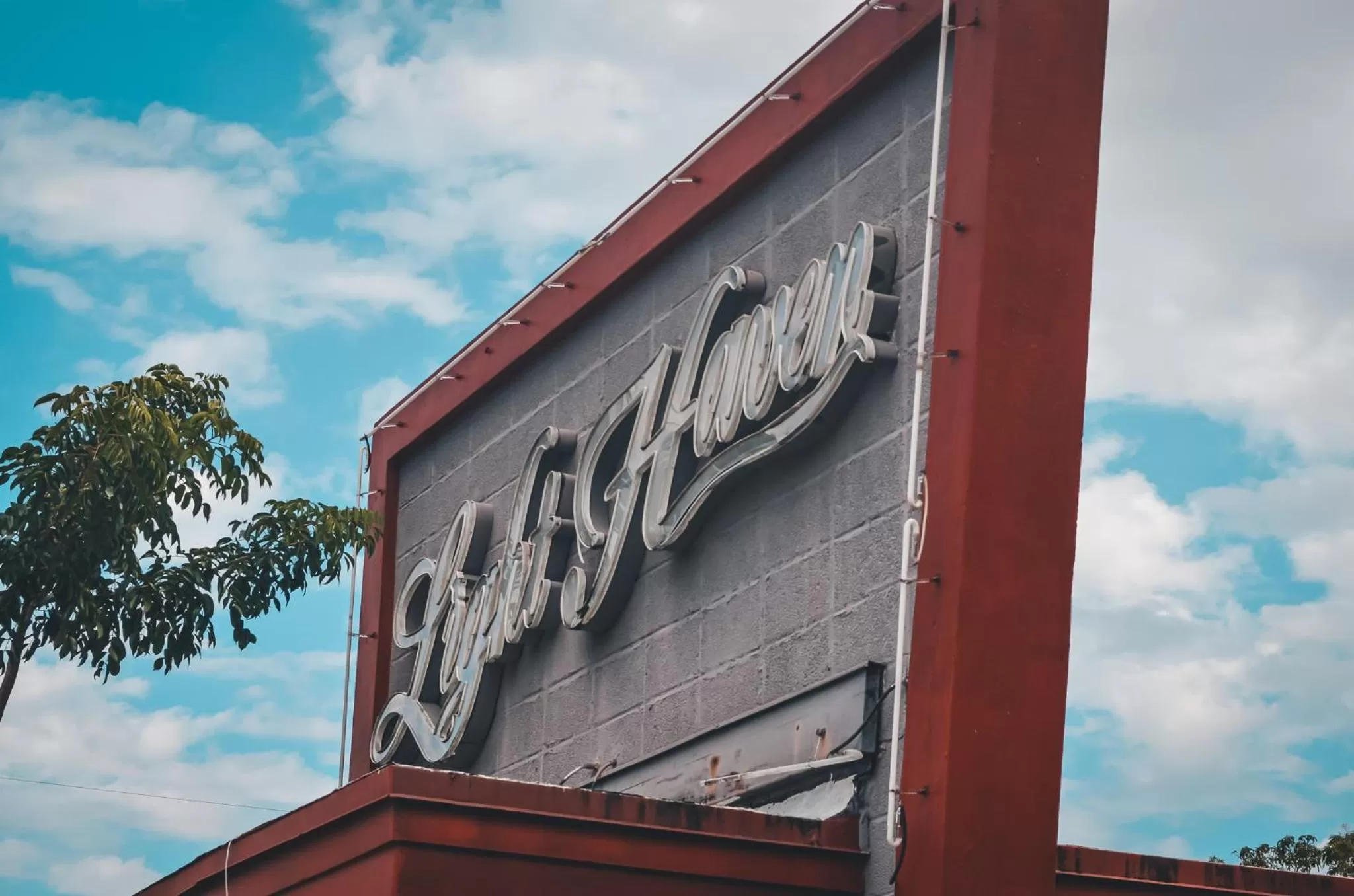 Property logo or sign in Hollywood Light Haven Lodge