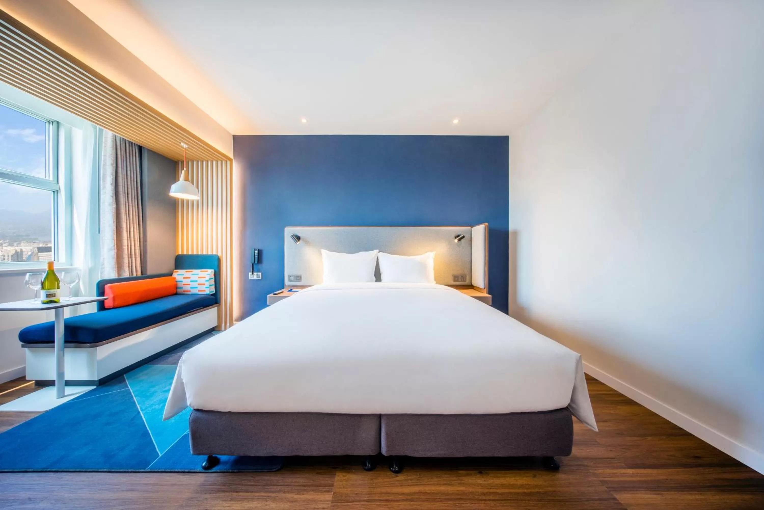 Photo of the whole room, Bed in Holiday Inn Express Hangzhou Westlake East by IHG