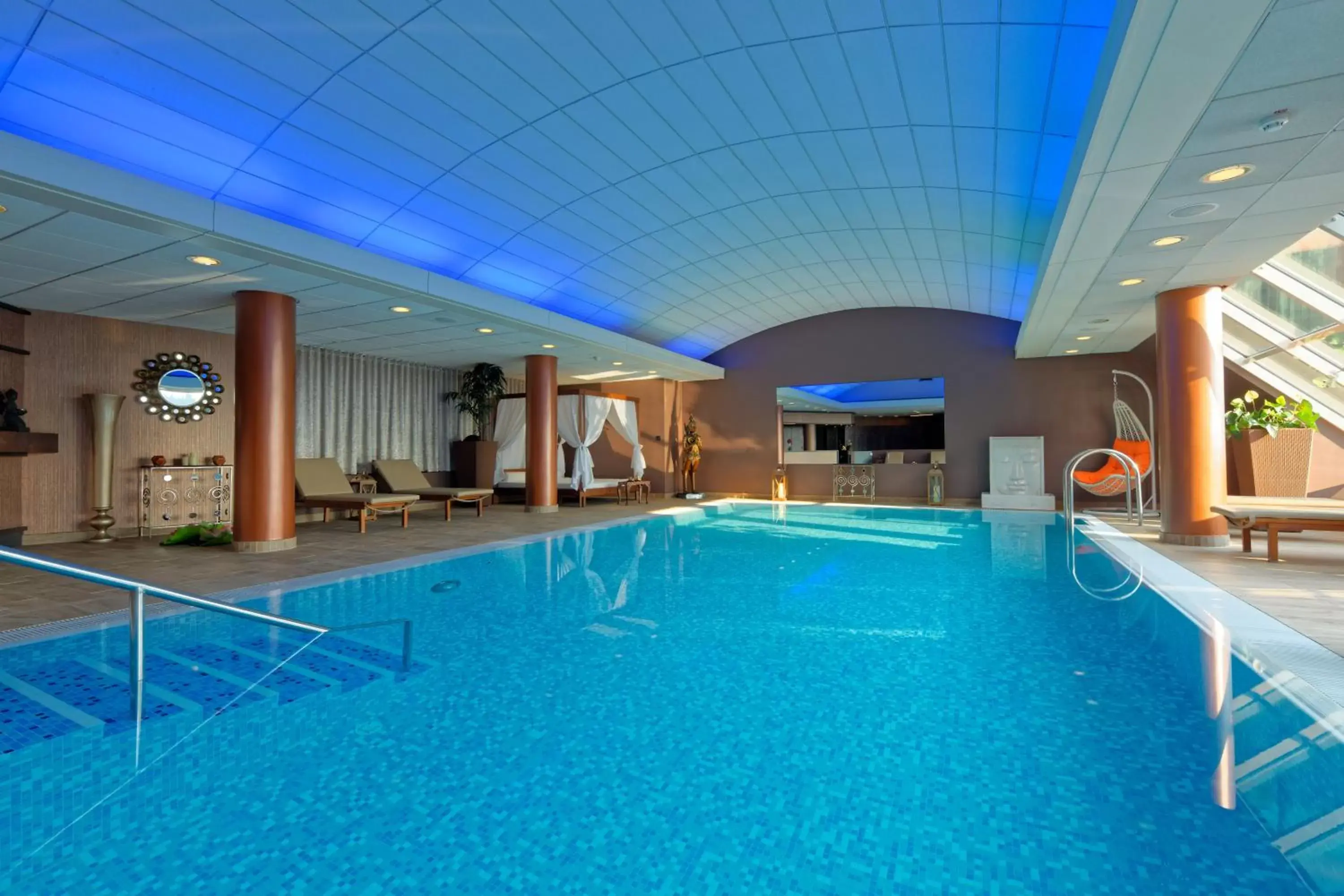 Swimming Pool in Grand Hotel Union Eurostars