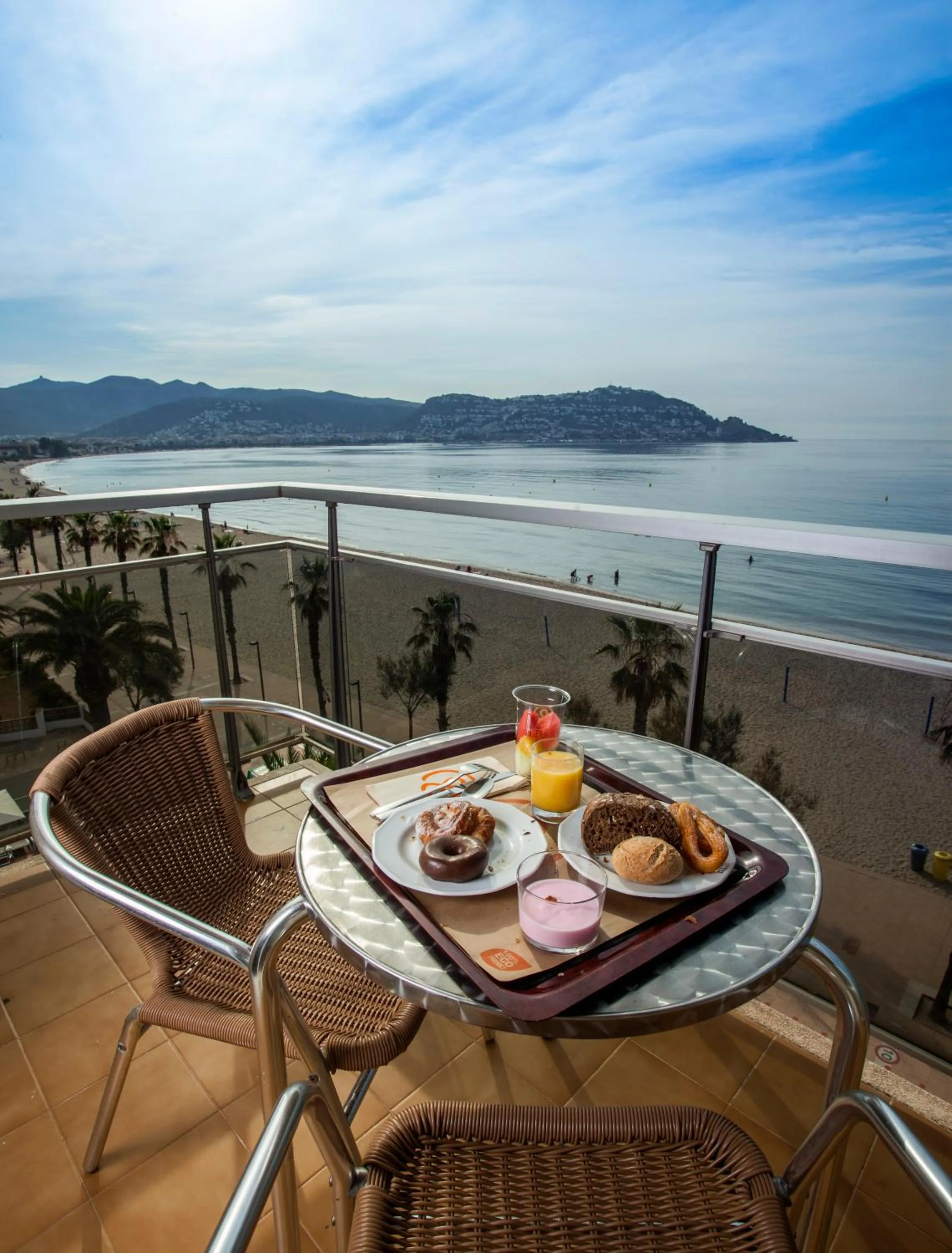 Natural landscape in Hotel Monterrey Roses by Pierre & Vacances