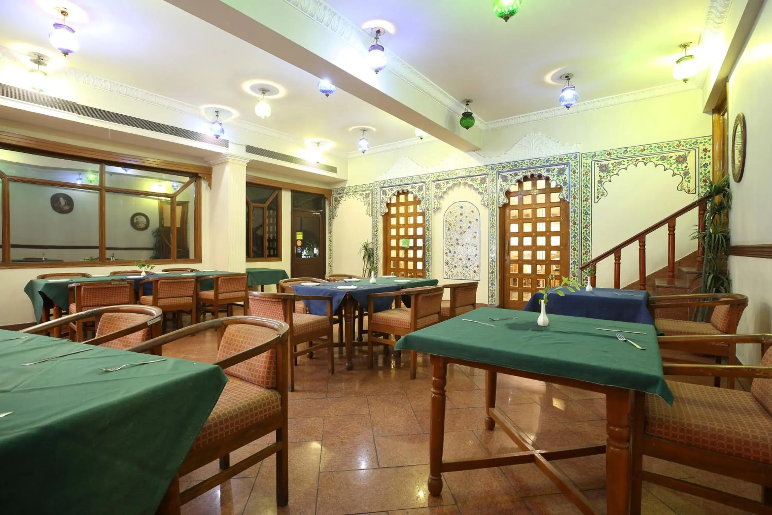 Restaurant/Places to Eat in Hotel Vishnupriya