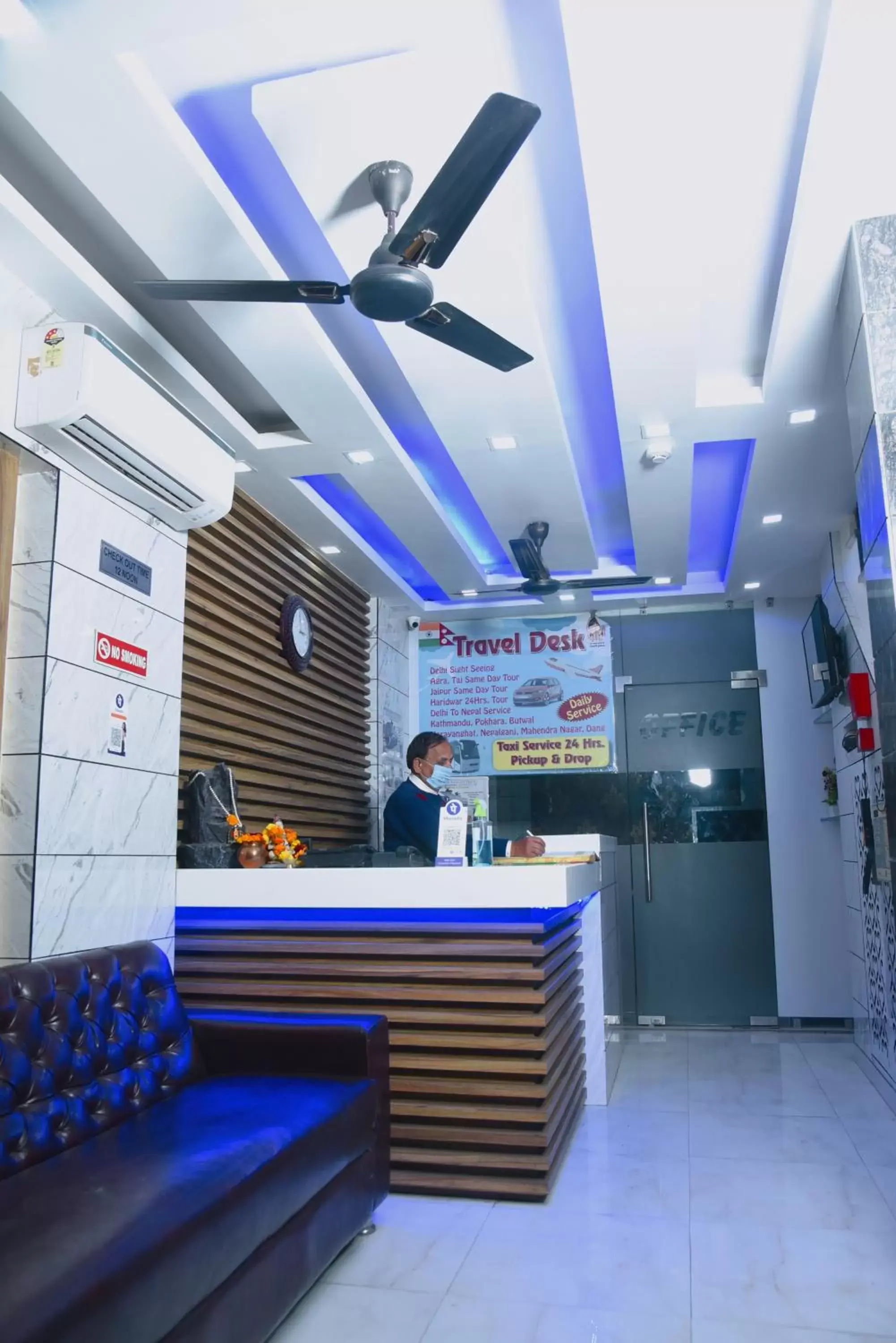 Property building, Lobby/Reception in Hotel Delhi Darshan Deluxe-By RSL Hospitality Property building, Lobby/Reception in Hotel Delhi Darshan Deluxe-By RSL Hospitality