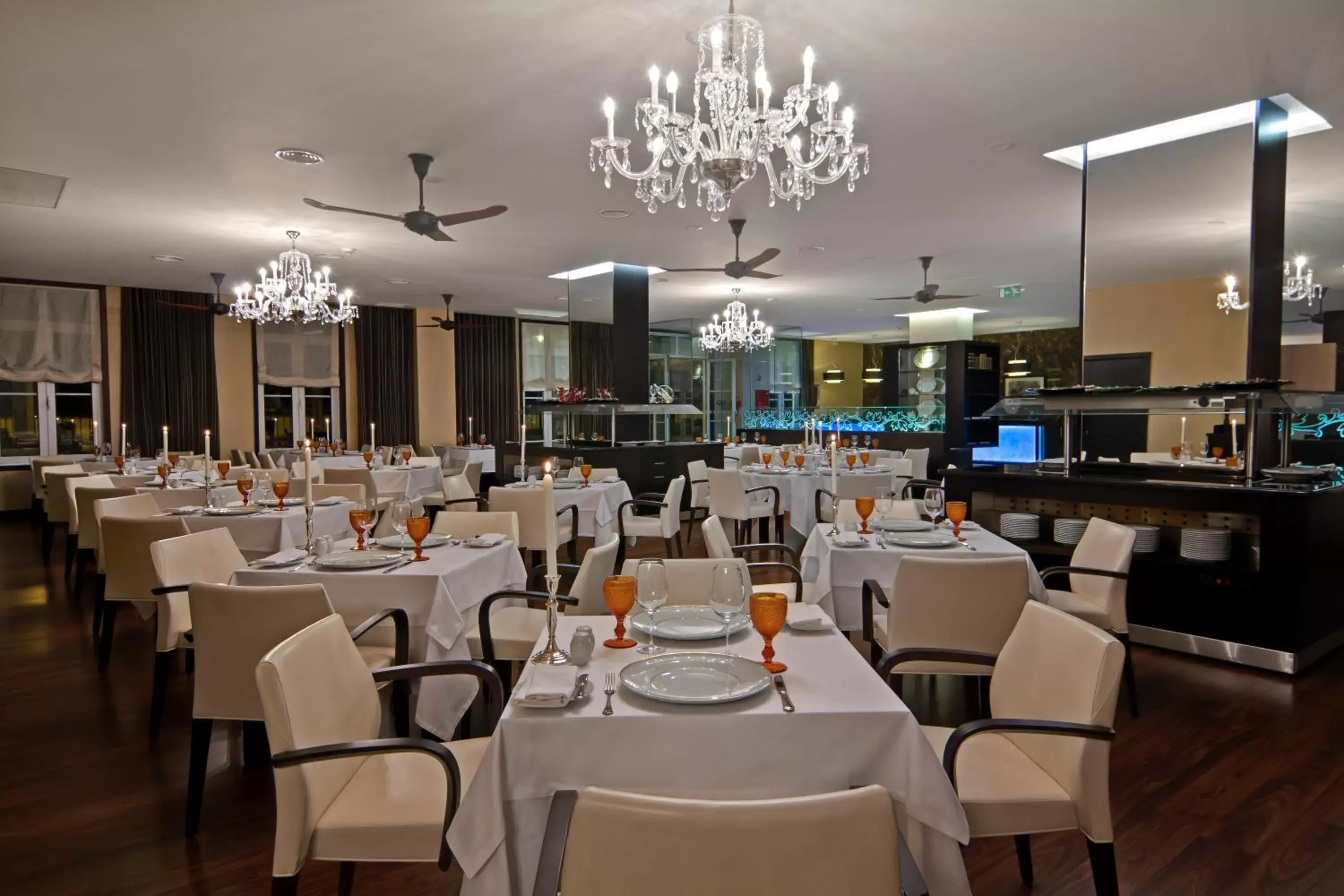 Restaurant/Places to Eat in SANA Silver Coast Hotel
