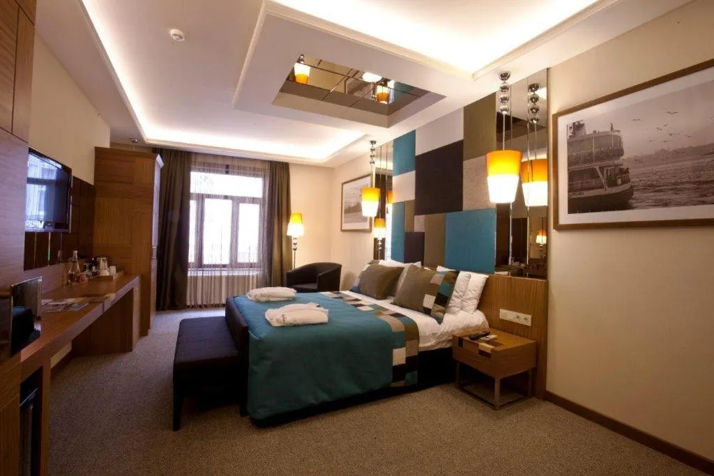 Photo of the whole room, Bed in Collage Pera Hotel