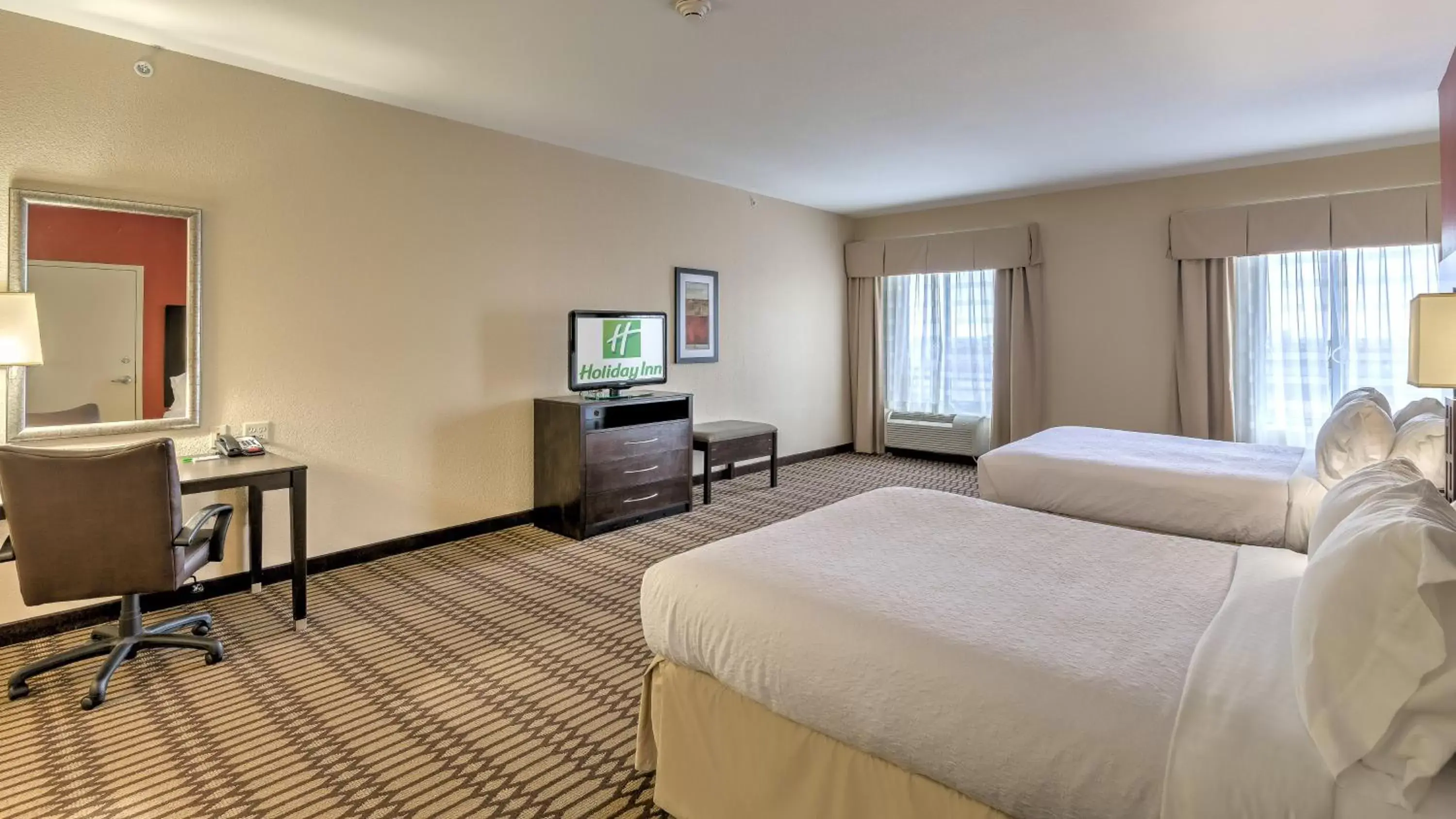 Queen Room with Two Queen Beds Hearing Accessible with Roll-In Shower - Non-Smoking in Holiday Inn North Quail Springs by IHG Queen Room with Two Queen Beds Hearing Accessible with Roll-In Shower - Non-Smoking in Holiday Inn North Quail Springs by IHG