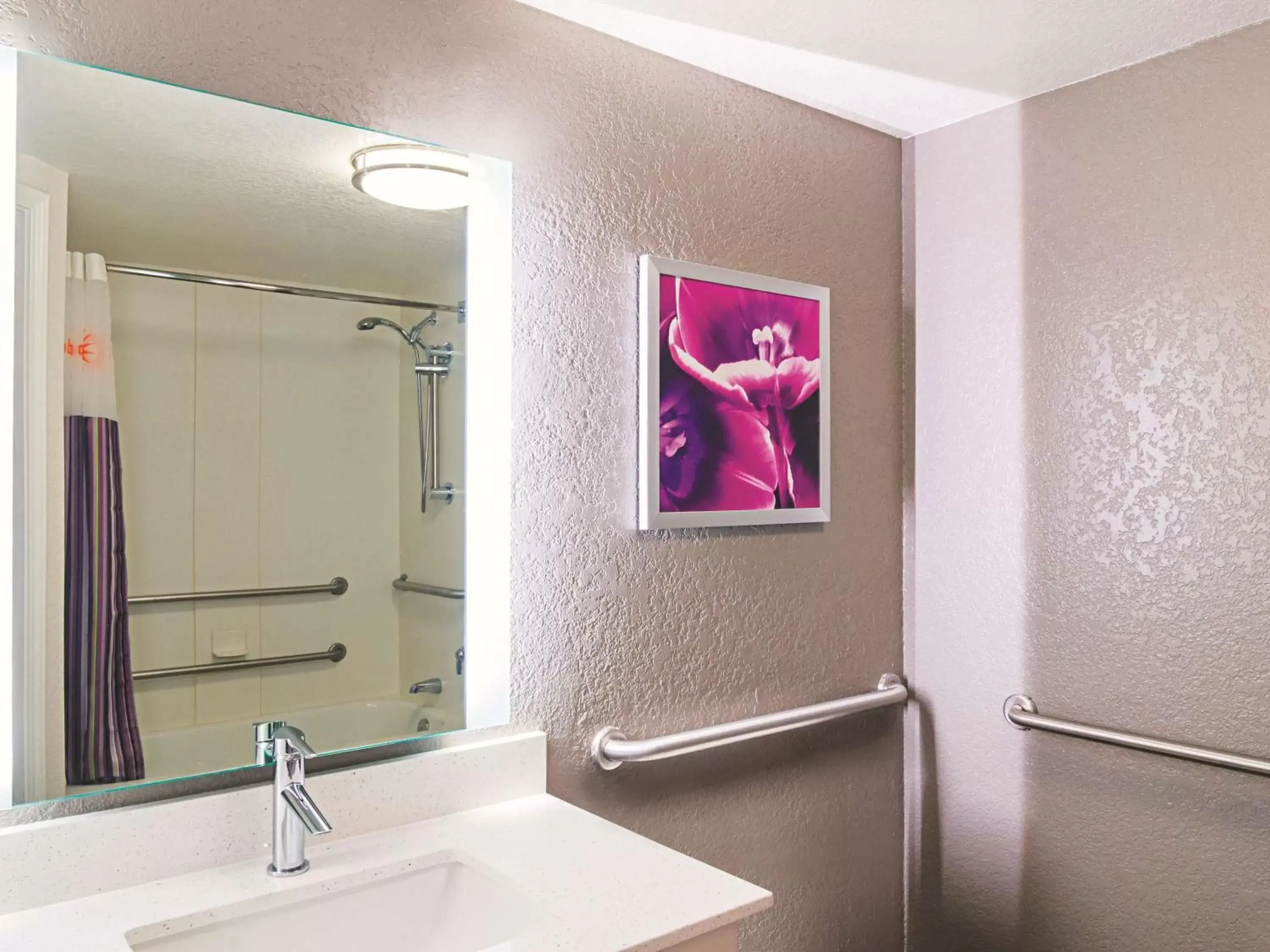 Photo of the whole room, Bathroom in La Quinta by Wyndham Denver Airport DIA