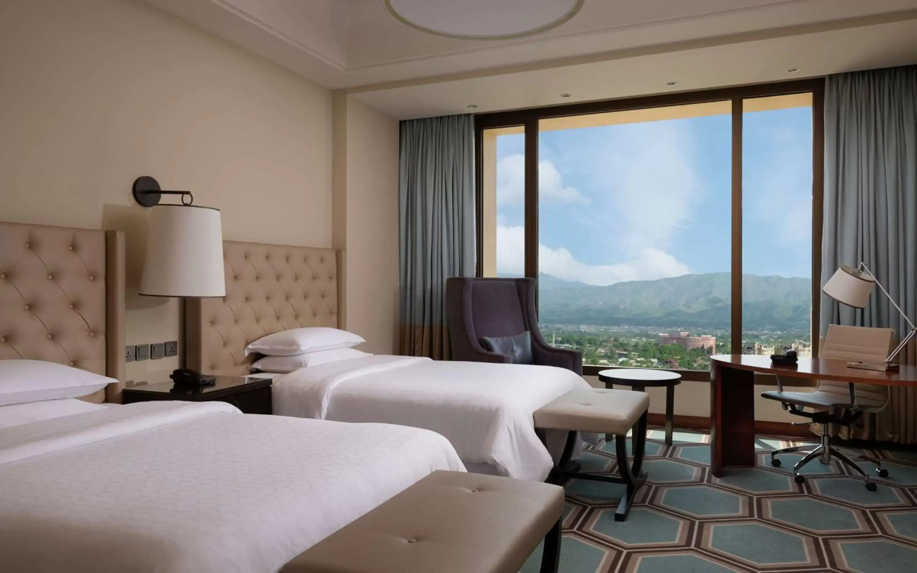 Bedroom, Mountain View in Hilton Dushanbe