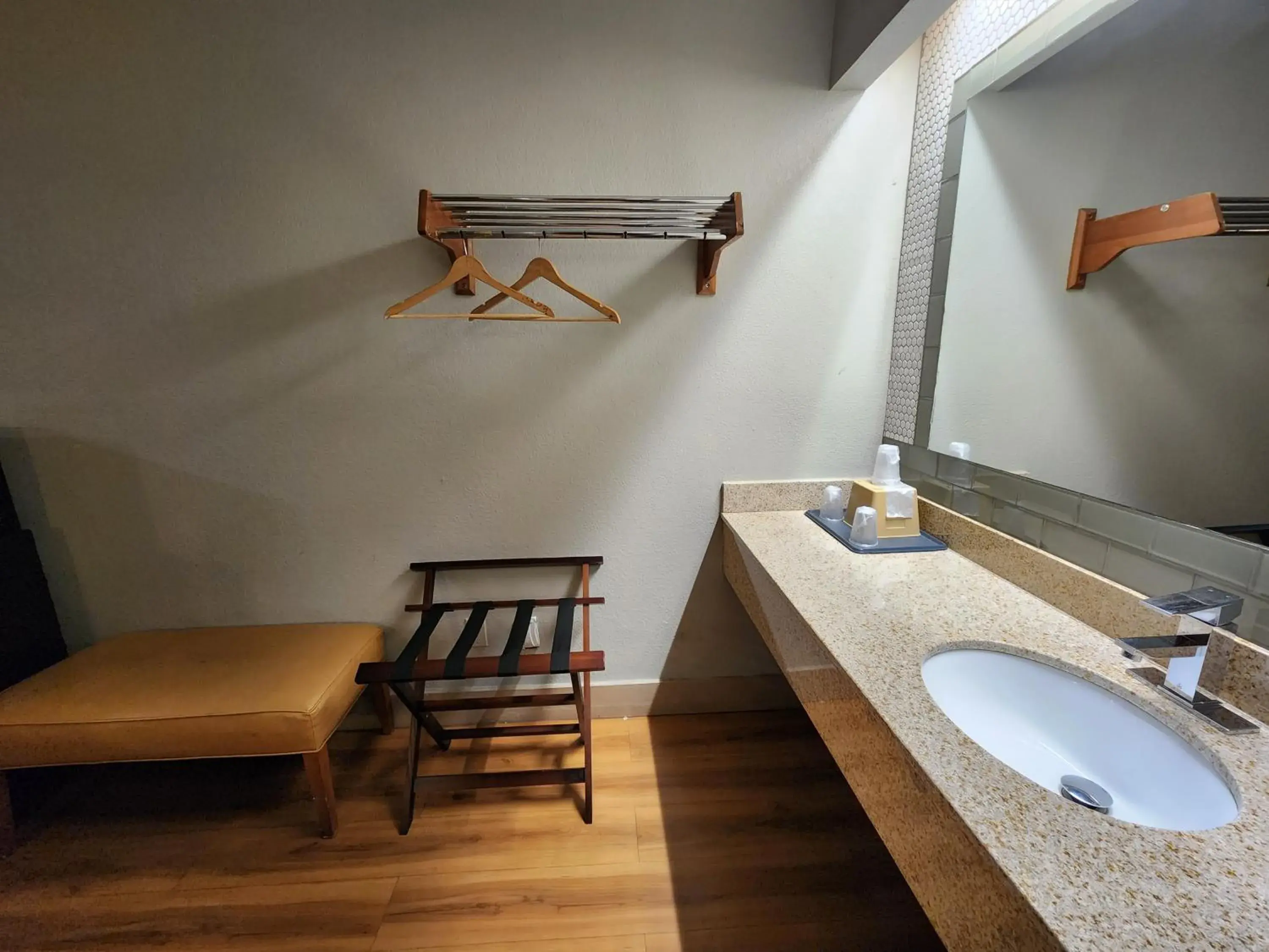 wardrobe, Bathroom in Americas Best Value Inn and Suites Little Rock
