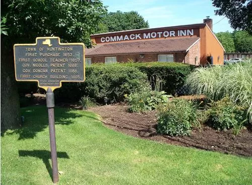 Property building in Commack Inn