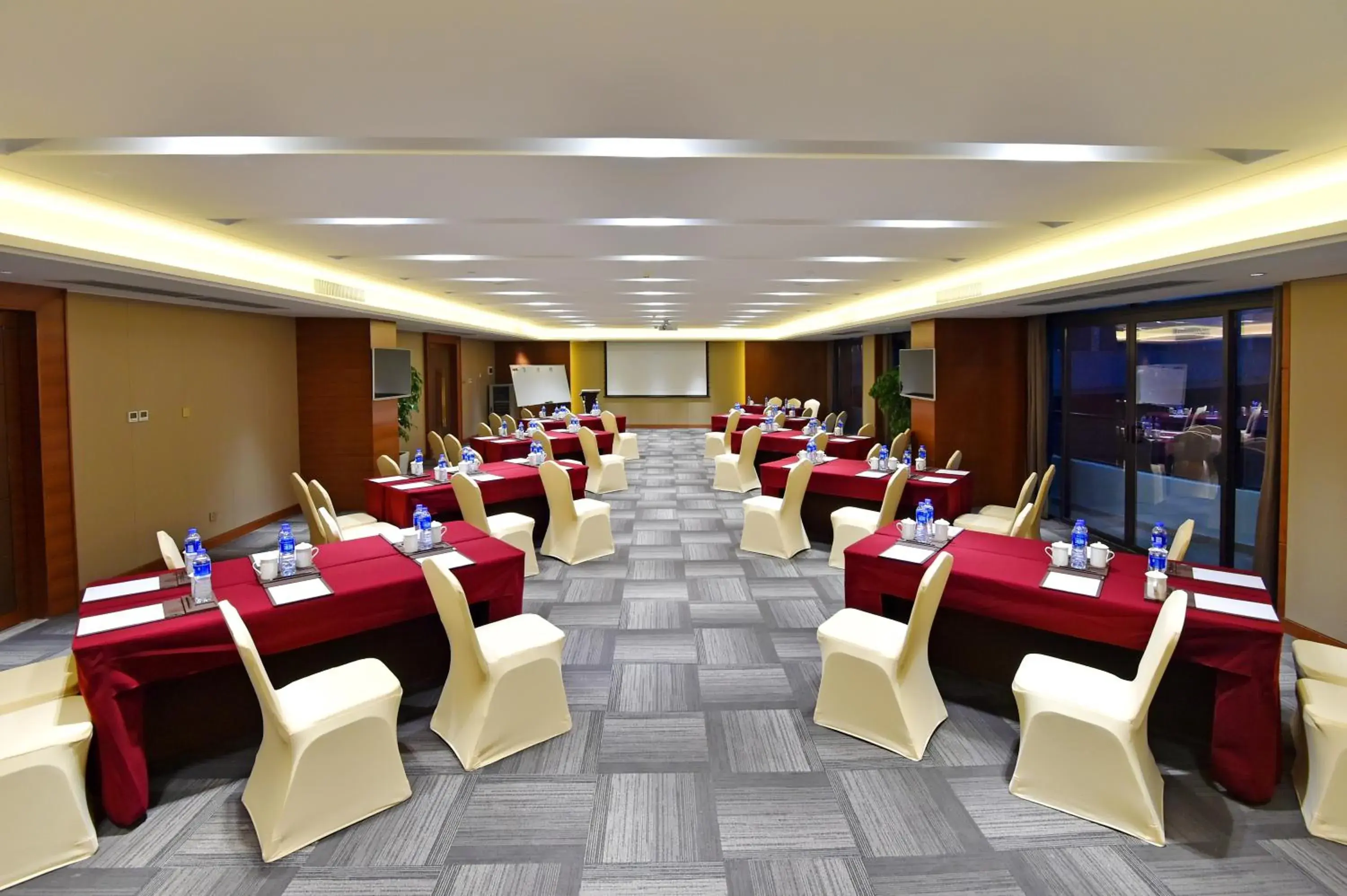 Business facilities, Restaurant/Places to Eat in Grand Skylight International Hotel Huizhou