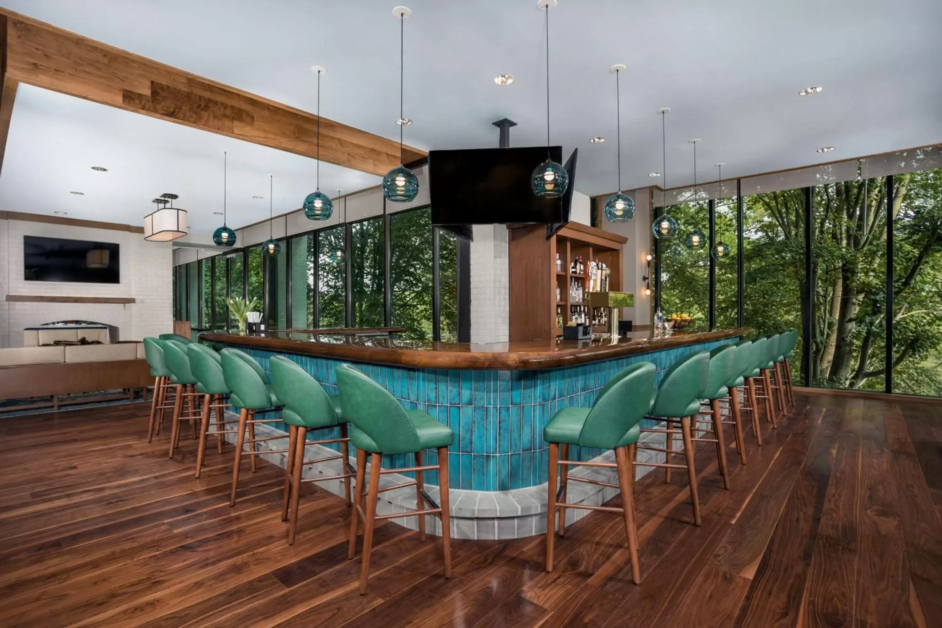Restaurant/places to eat, Swimming Pool in Merriweather Lakehouse Hotel, Autograph Collection