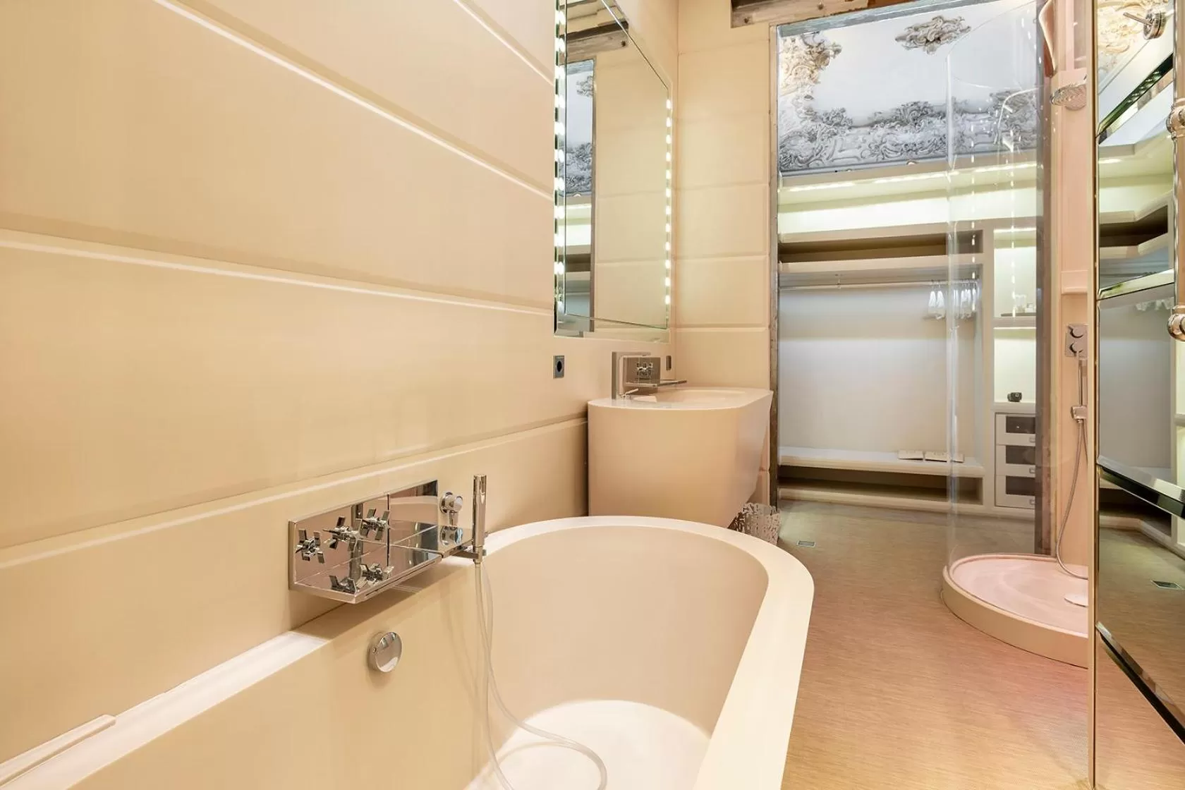 El Palauet Modernist Suites Barcelona