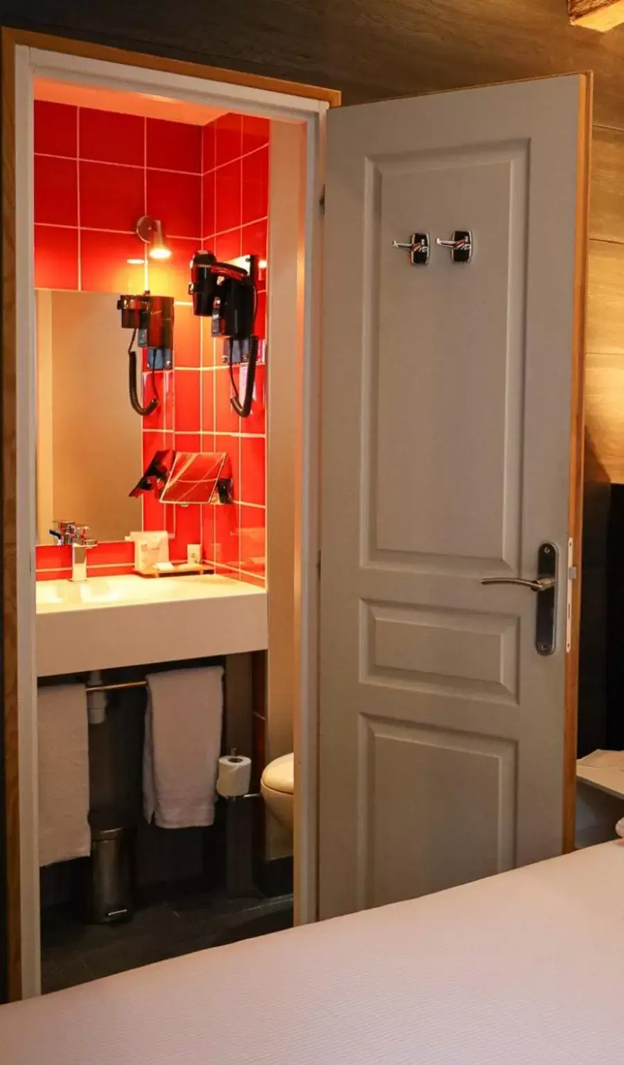 Bathroom in Best Western Plus Hotel de Dieppe 1880