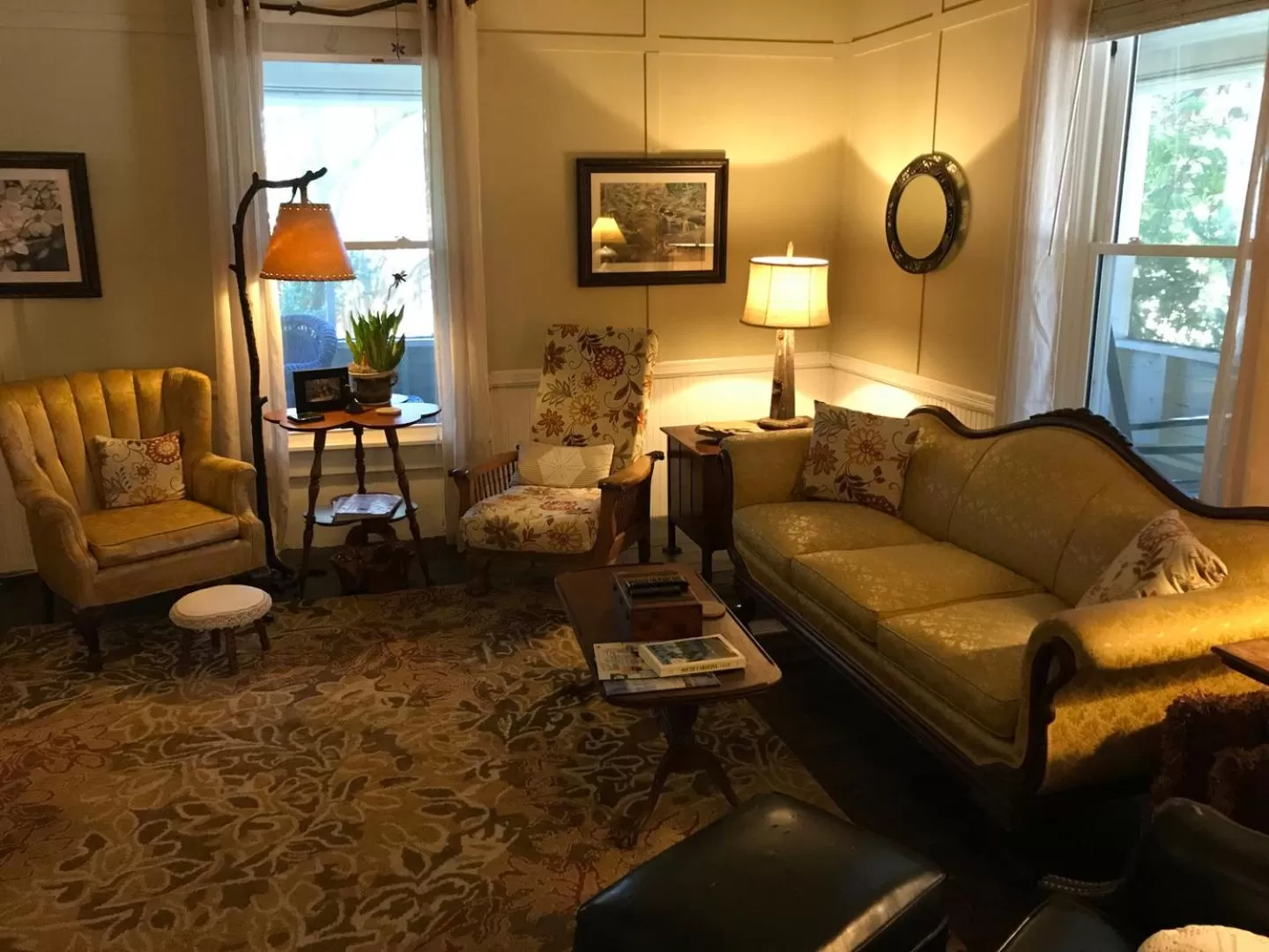 Living room, Seating Area in Magnolia House & Gardens B&B