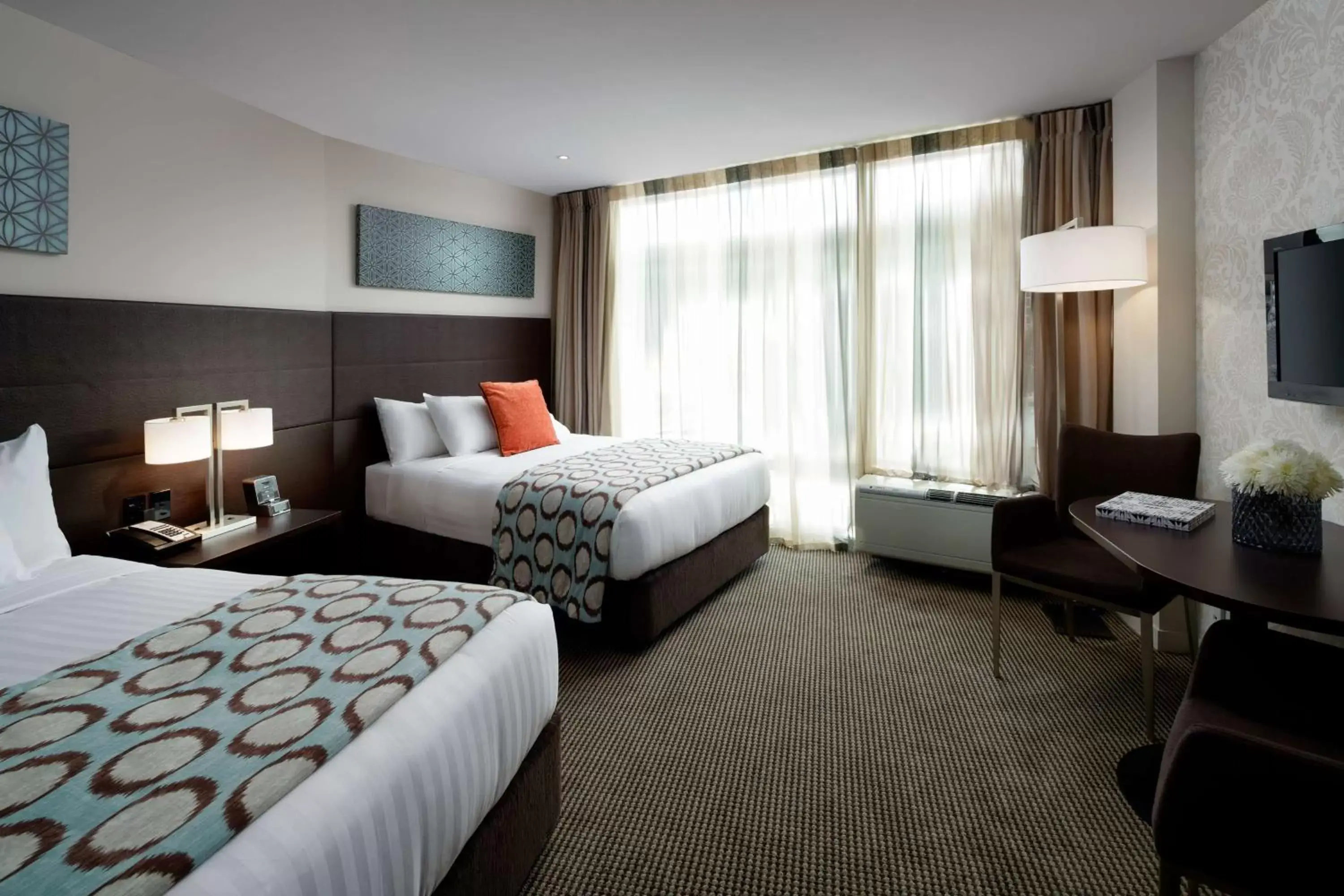 Photo of the whole room, Bed in Rydges Wellington