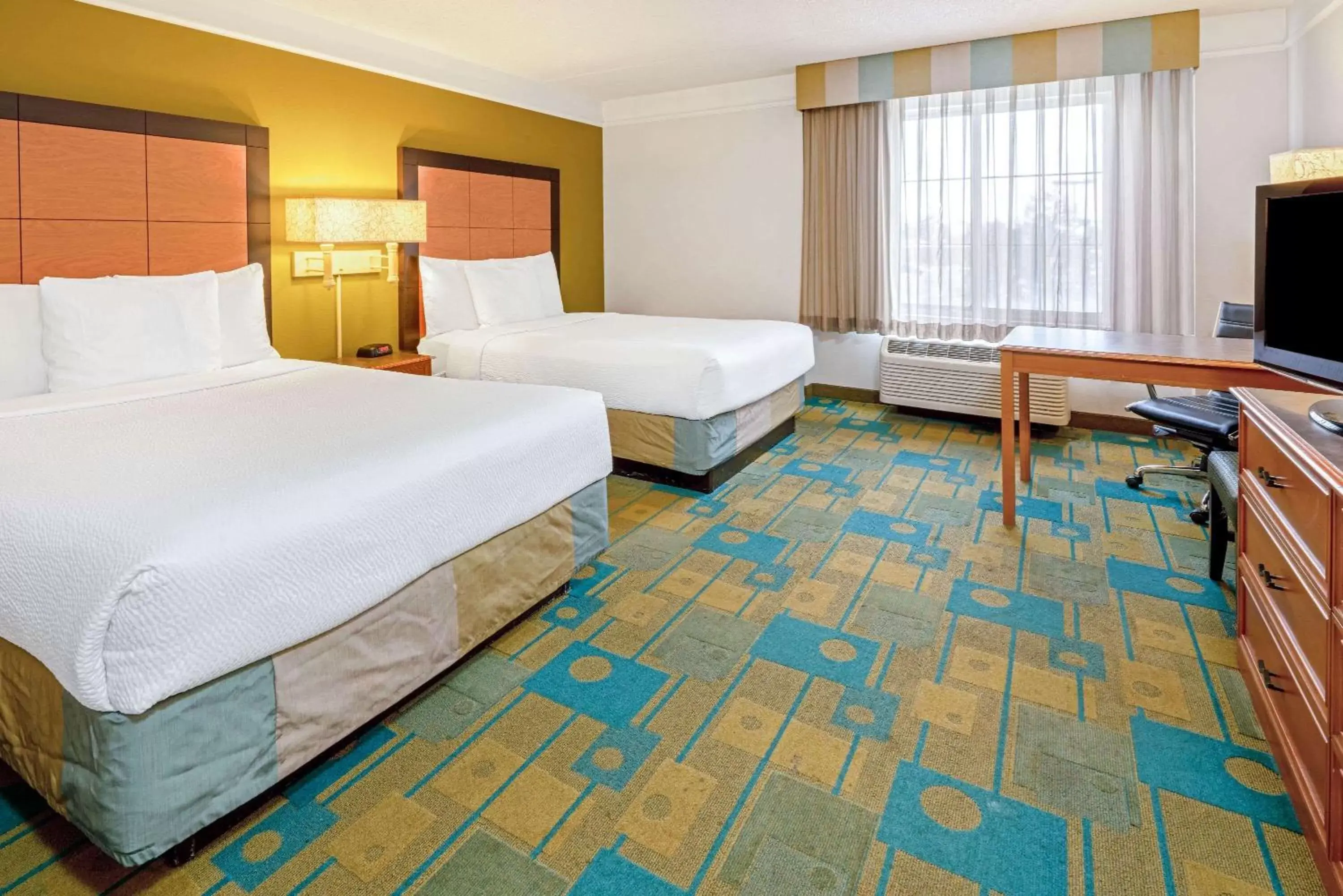 Deluxe Double Room with Two Double Beds in La Quinta by Wyndham Salt Lake City Airport Deluxe Double Room with Two Double Beds in La Quinta by Wyndham Salt Lake City Airport