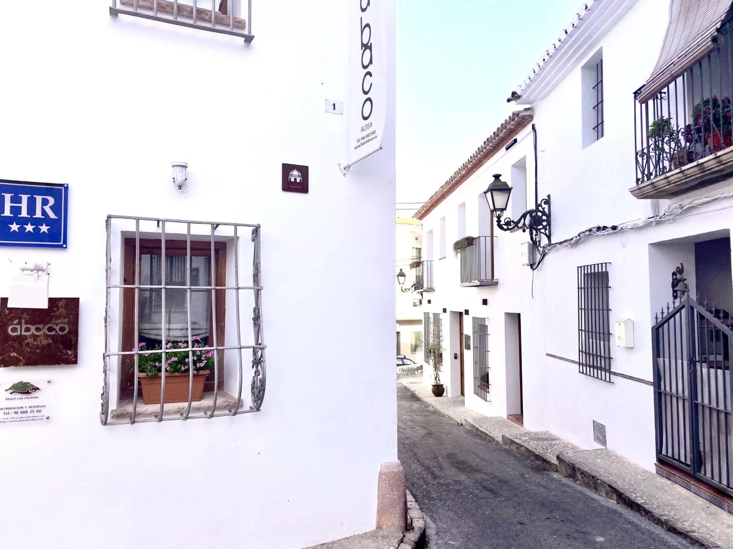 Facade/entrance in Hotel Abaco Altea