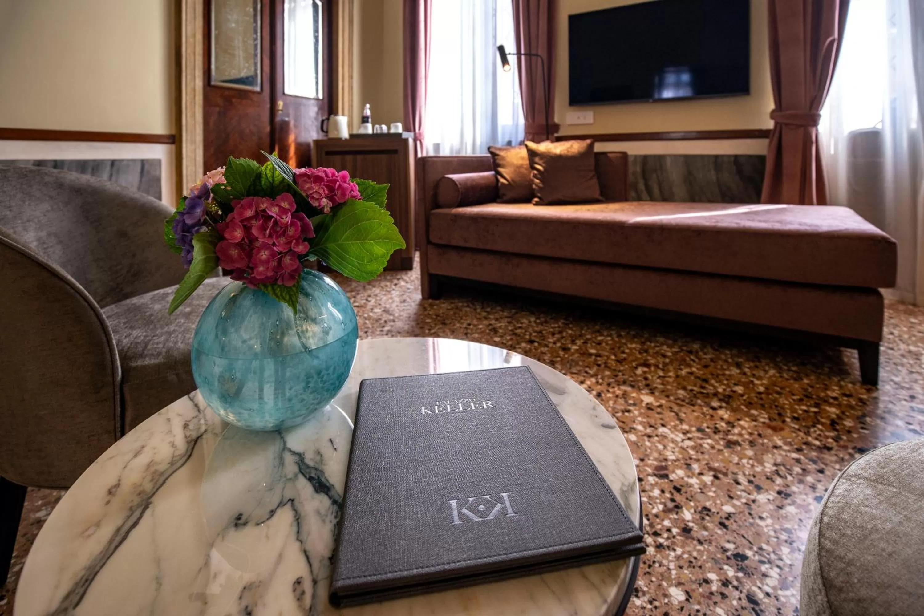 Seating area, Bed in Palazzo Keller