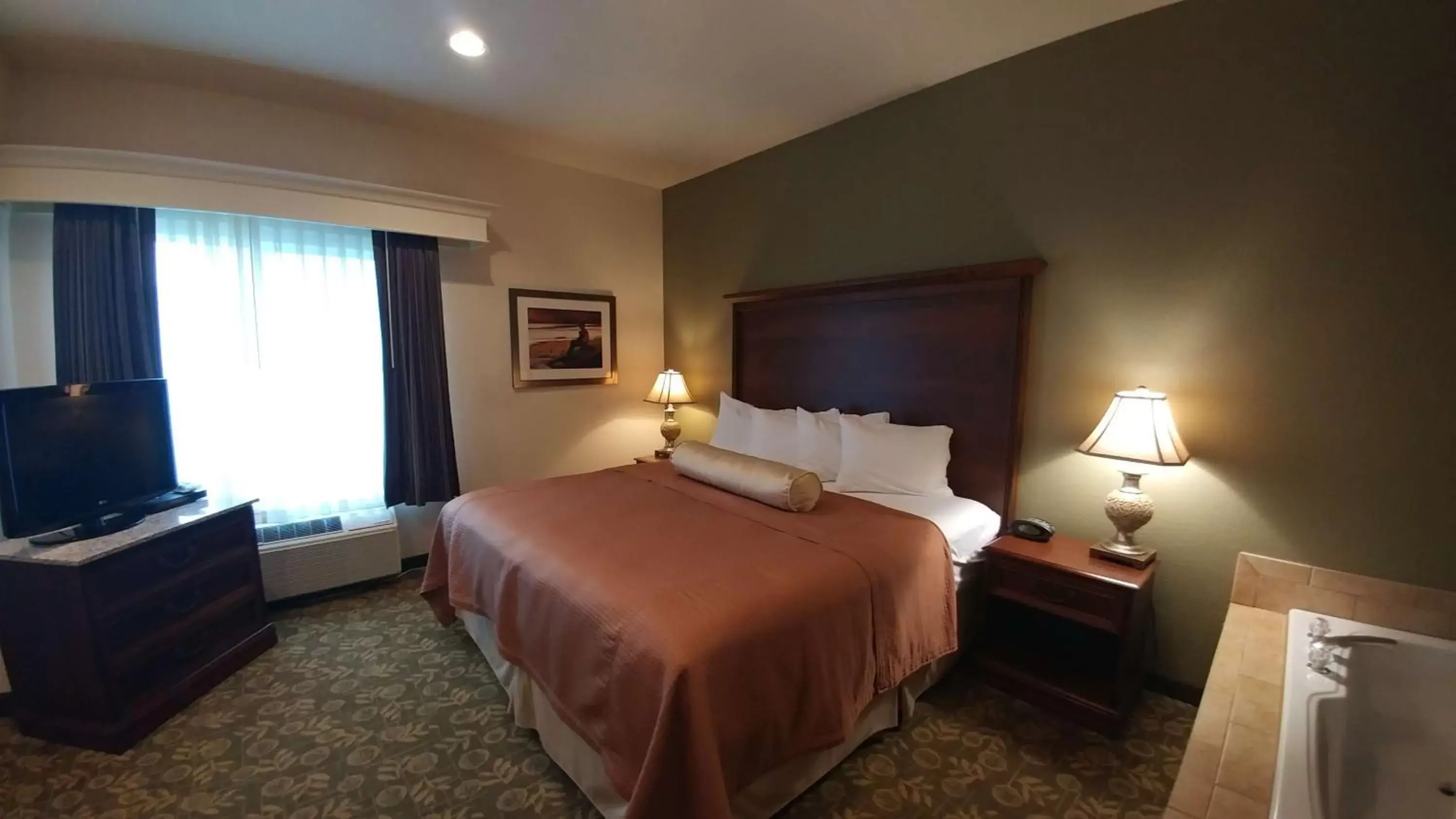 Photo of the whole room, Bed in Best Western Salbasgeon Inn & Suites