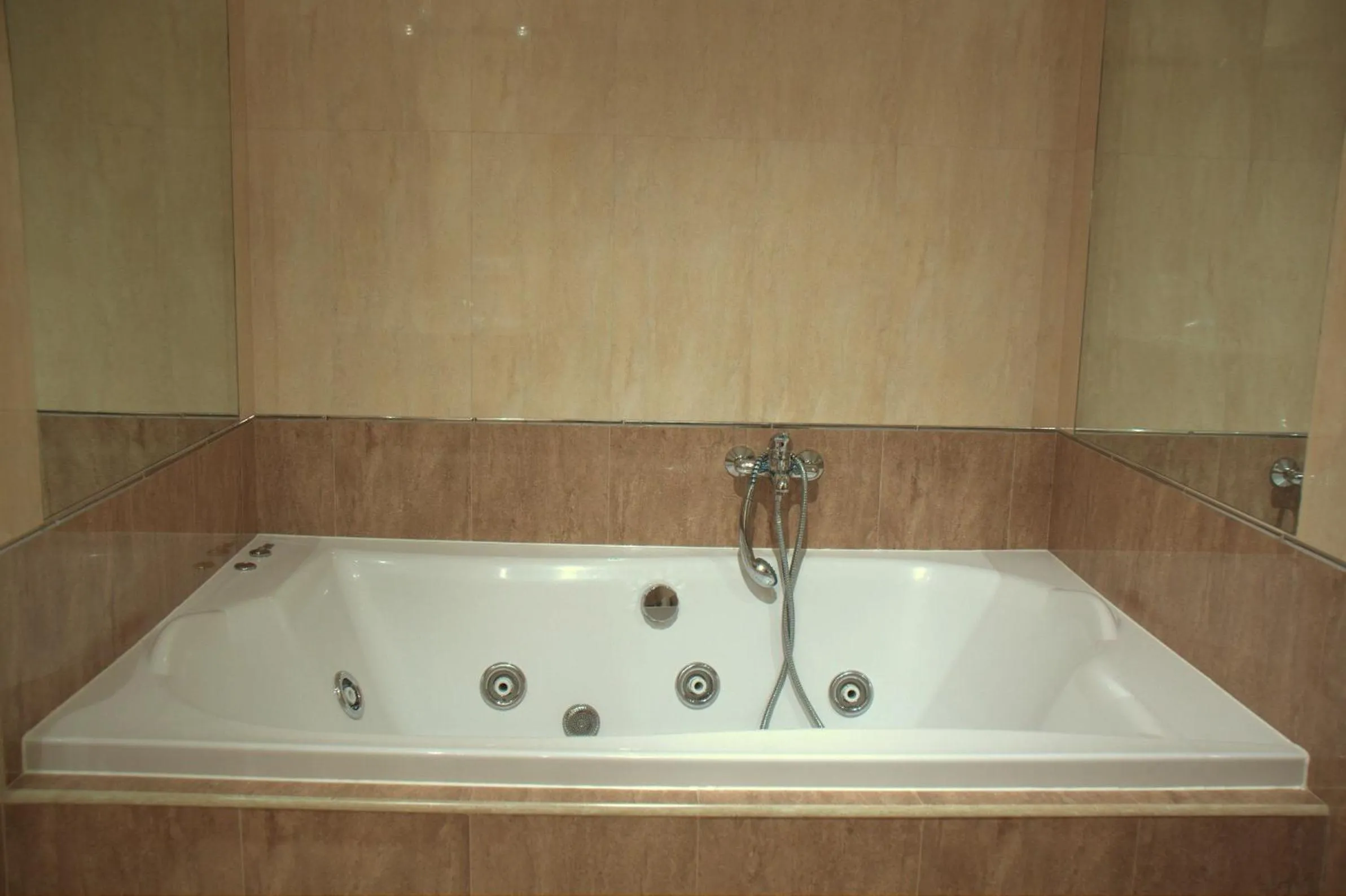 Shower in Hotel los Girasoles