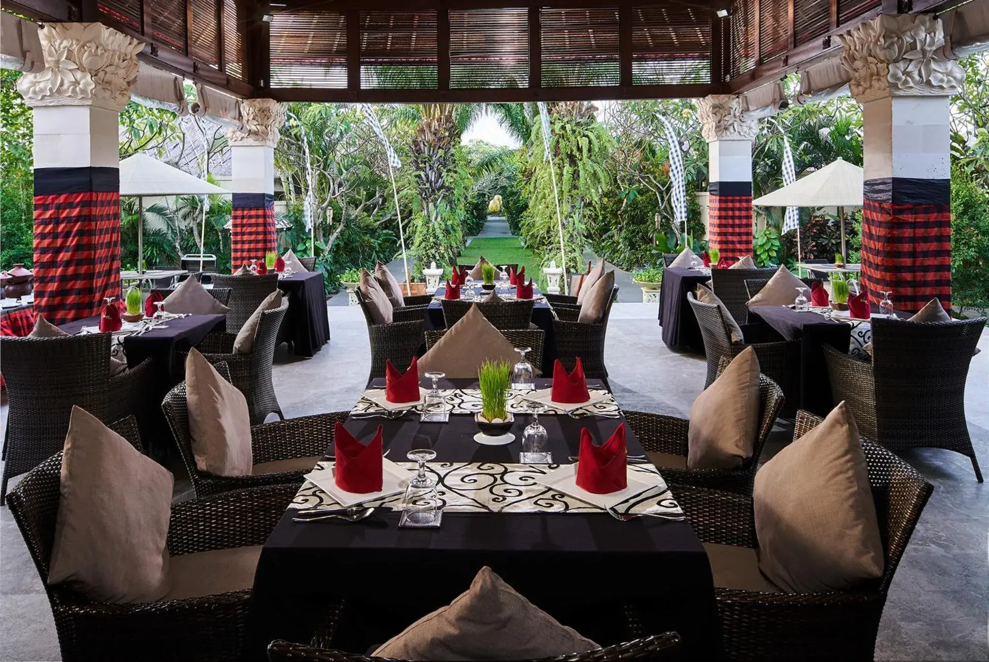 Restaurant/Places to Eat in Mahagiri Villas Sanur