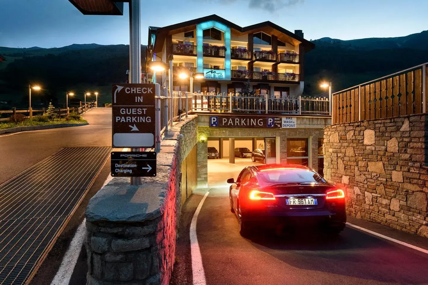 Parking, Property Building in Hotel Lac Salin Spa & Mountain Resort