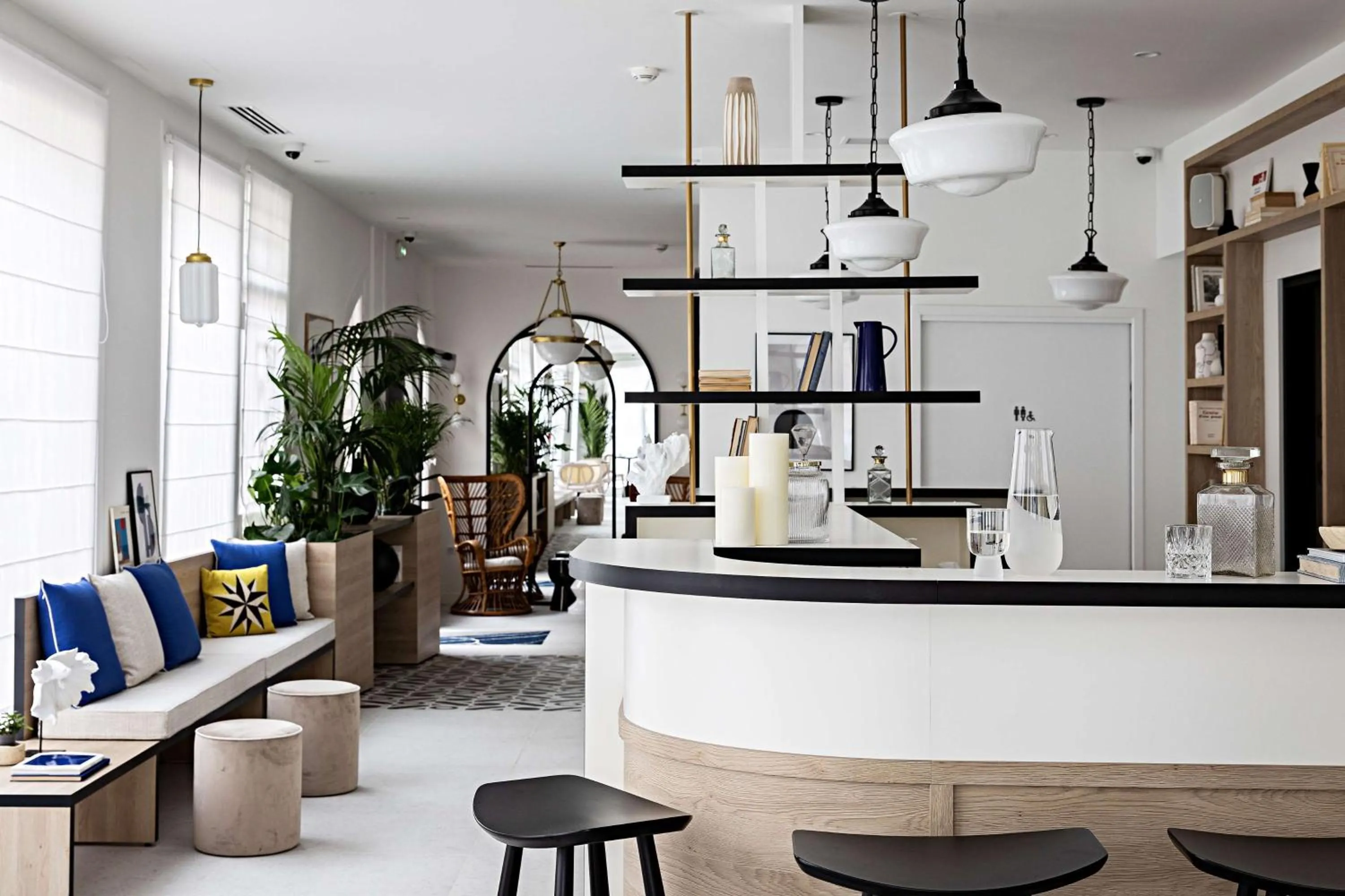 Lounge or bar in Le Riviera Collection, Signature Collection by Best Western