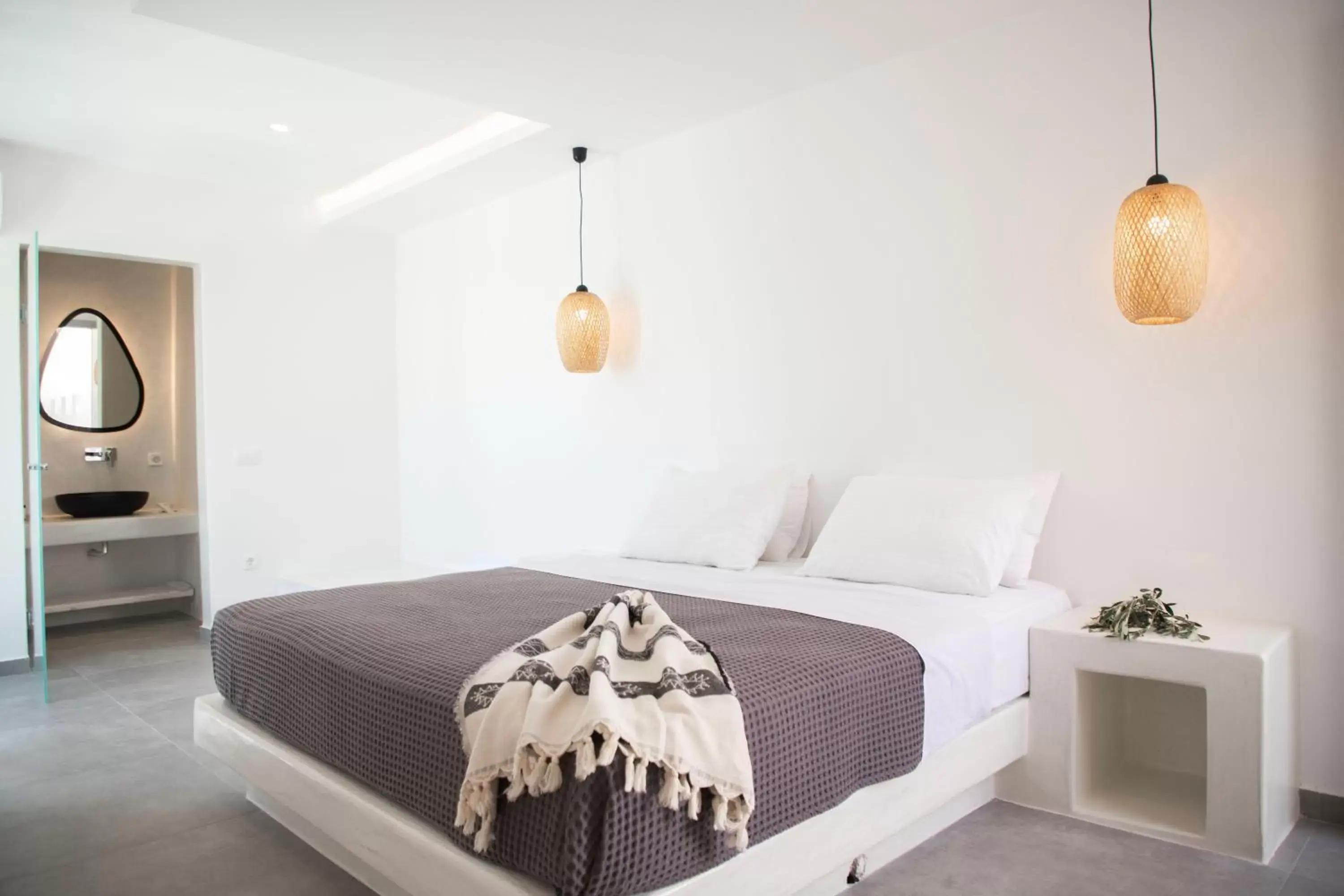 Bed in Caldera Cliff Illusion Bed in Caldera Cliff Illusion