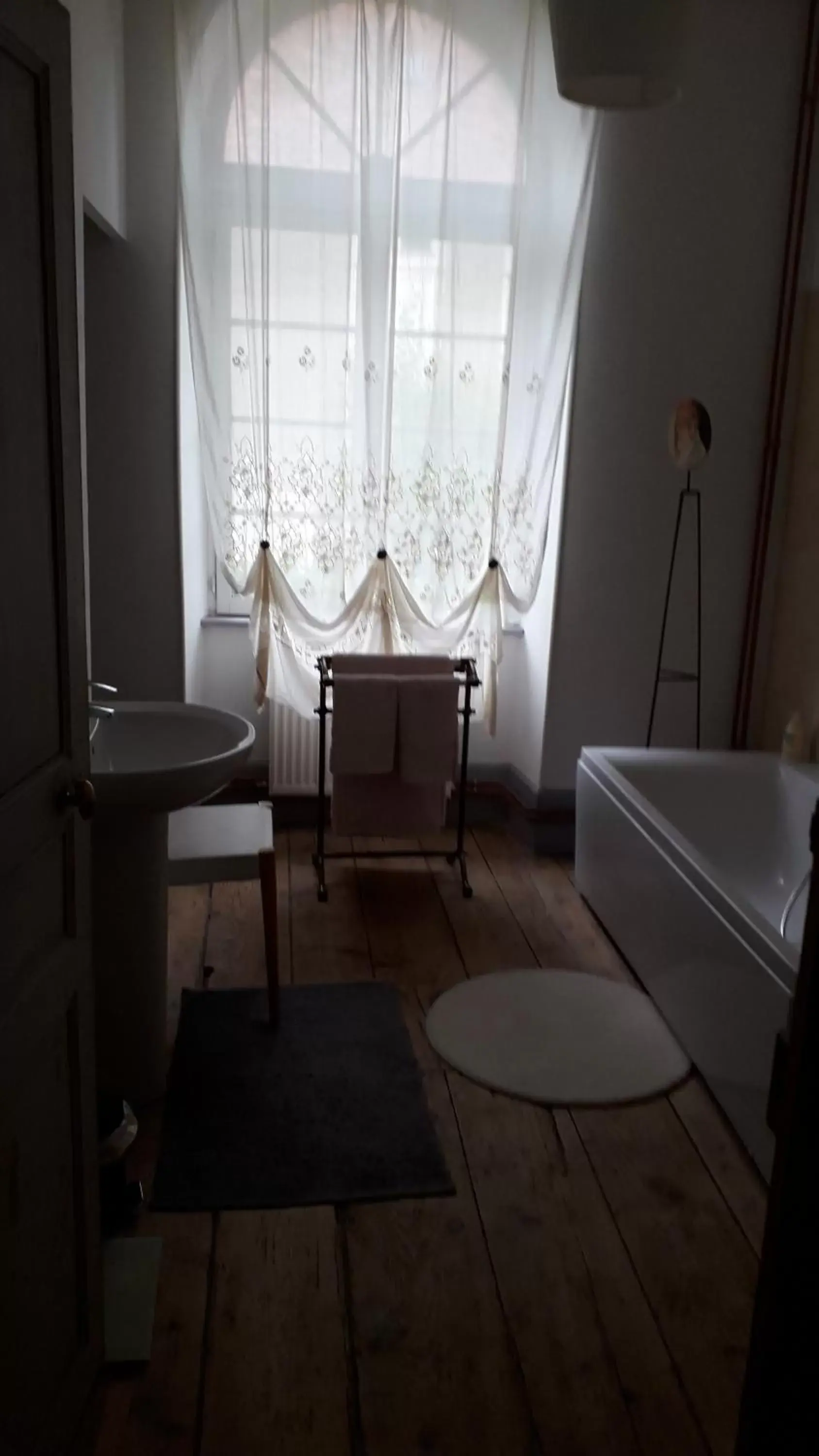 Bathroom, Seating Area in L'ancienne comédie