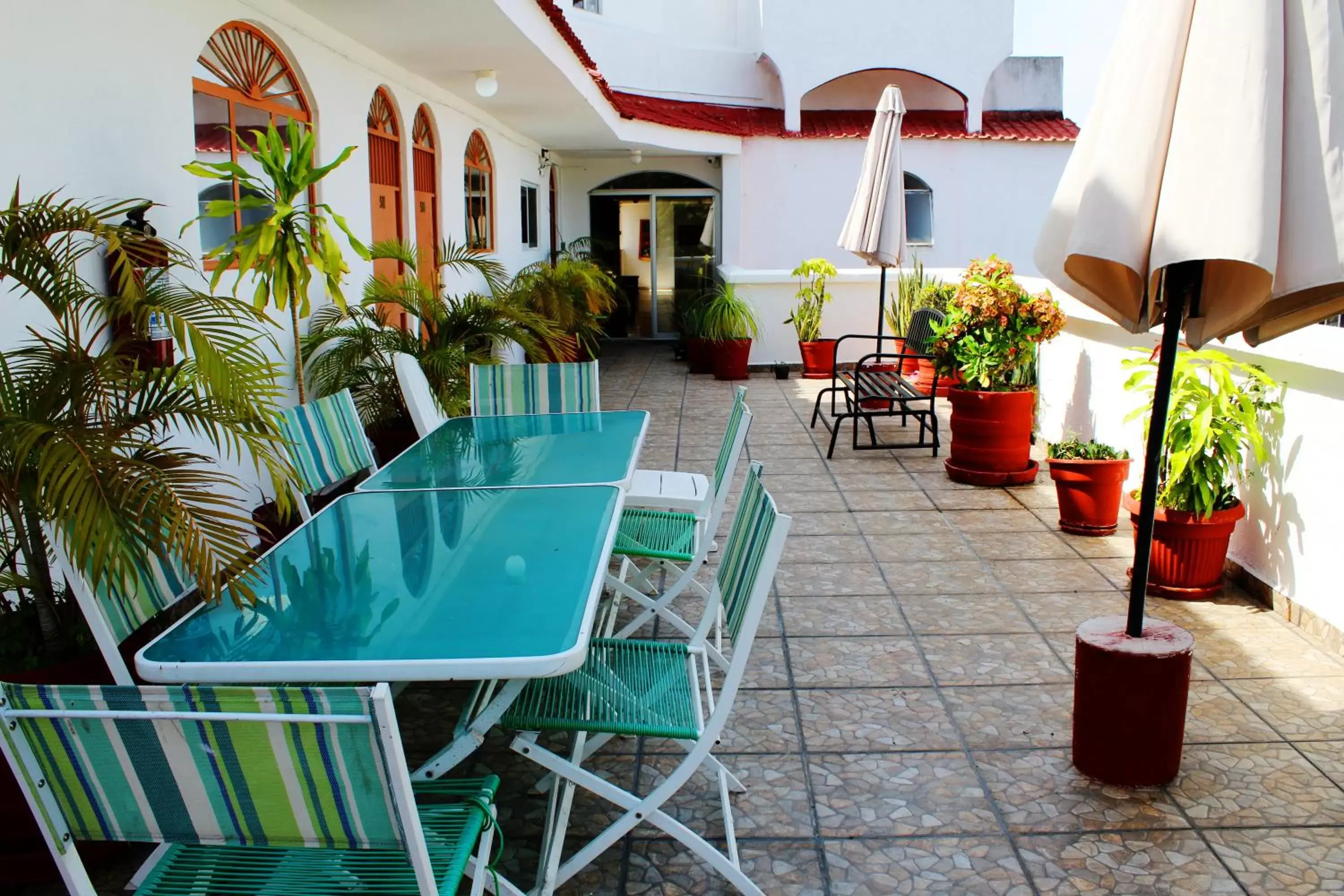 Balcony/Terrace, Lounge/Bar in D'Cesar Hotel Acapulco