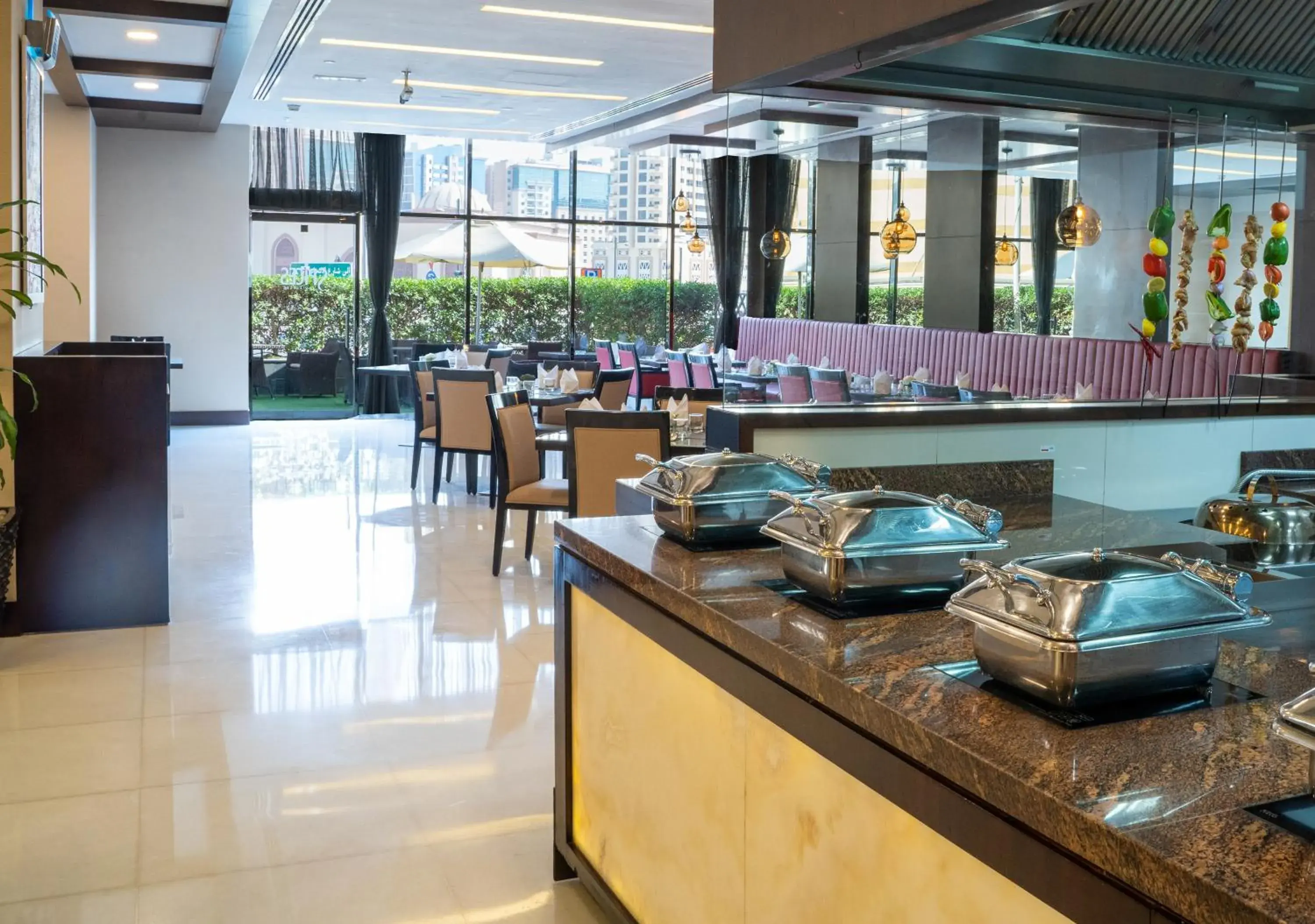 Restaurant/places to eat in Moevenpick Hotel Apartments The Square