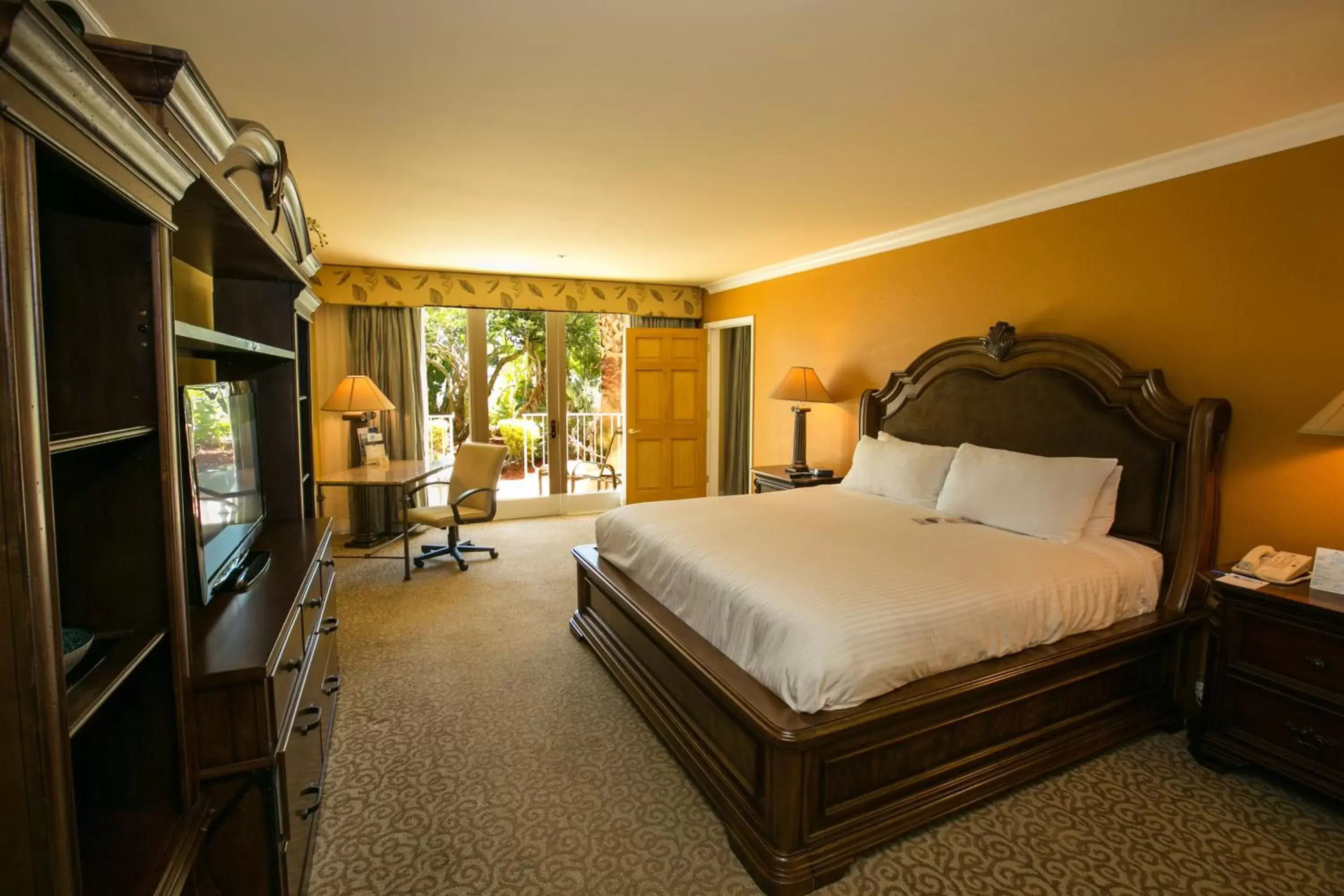 Photo of the whole room, Bed in Safety Harbor Resort & Spa Trademark Collection by Wyndham