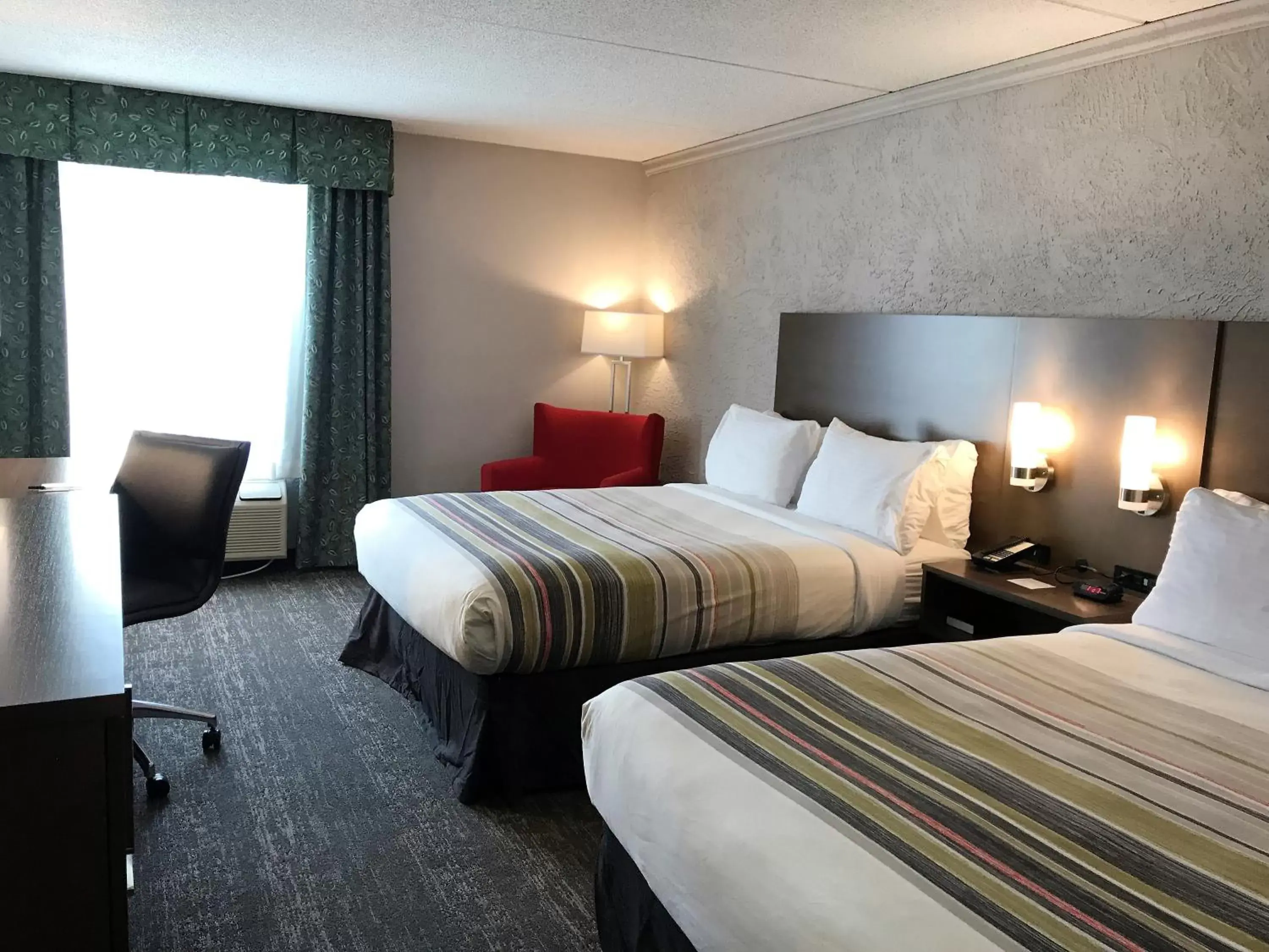 Bedroom, Bed in Country Inn & Suites by Radisson, Mt. Pleasant-Racine West, WI