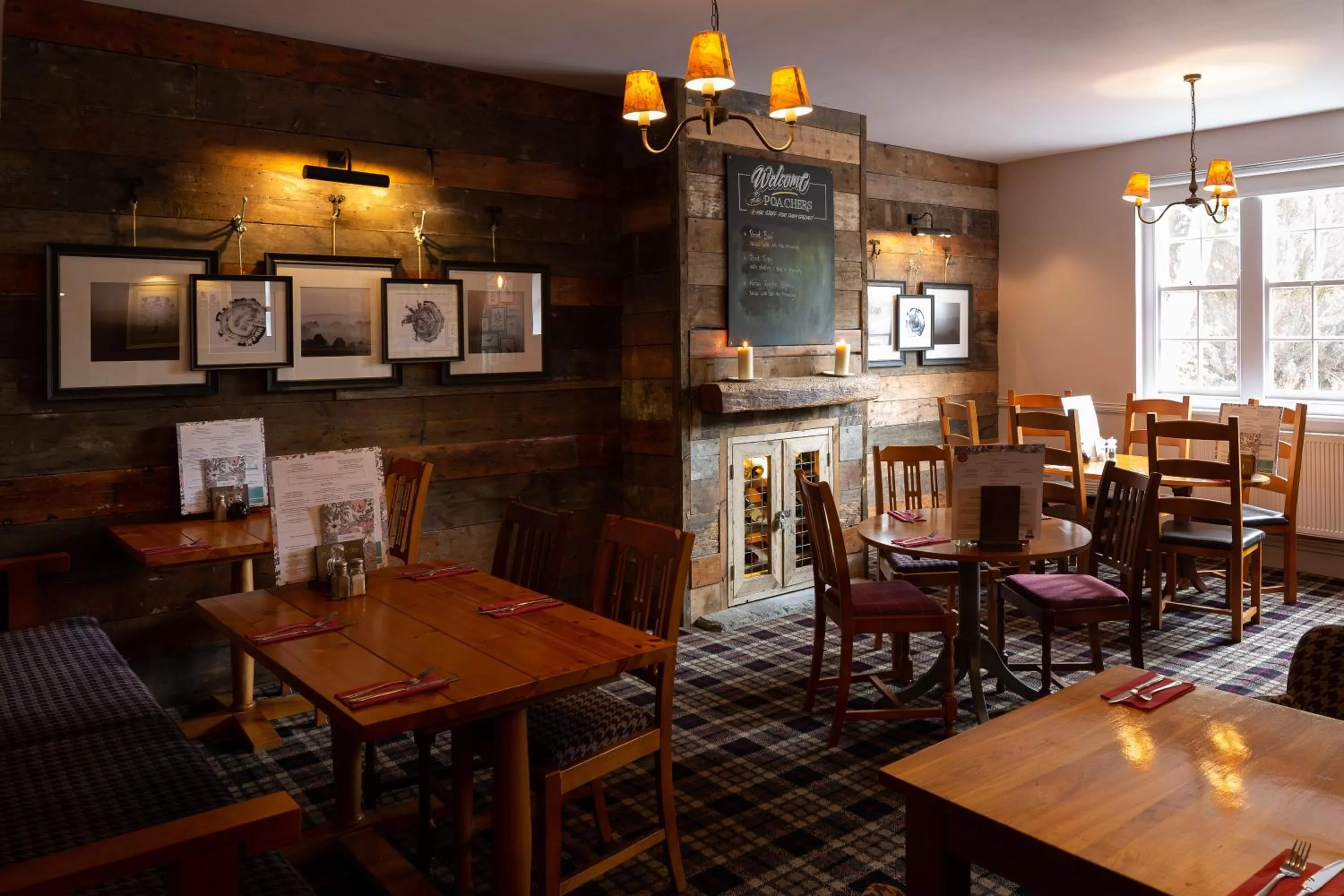 Lounge or bar, Restaurant/Places to Eat in The Poacher Inn