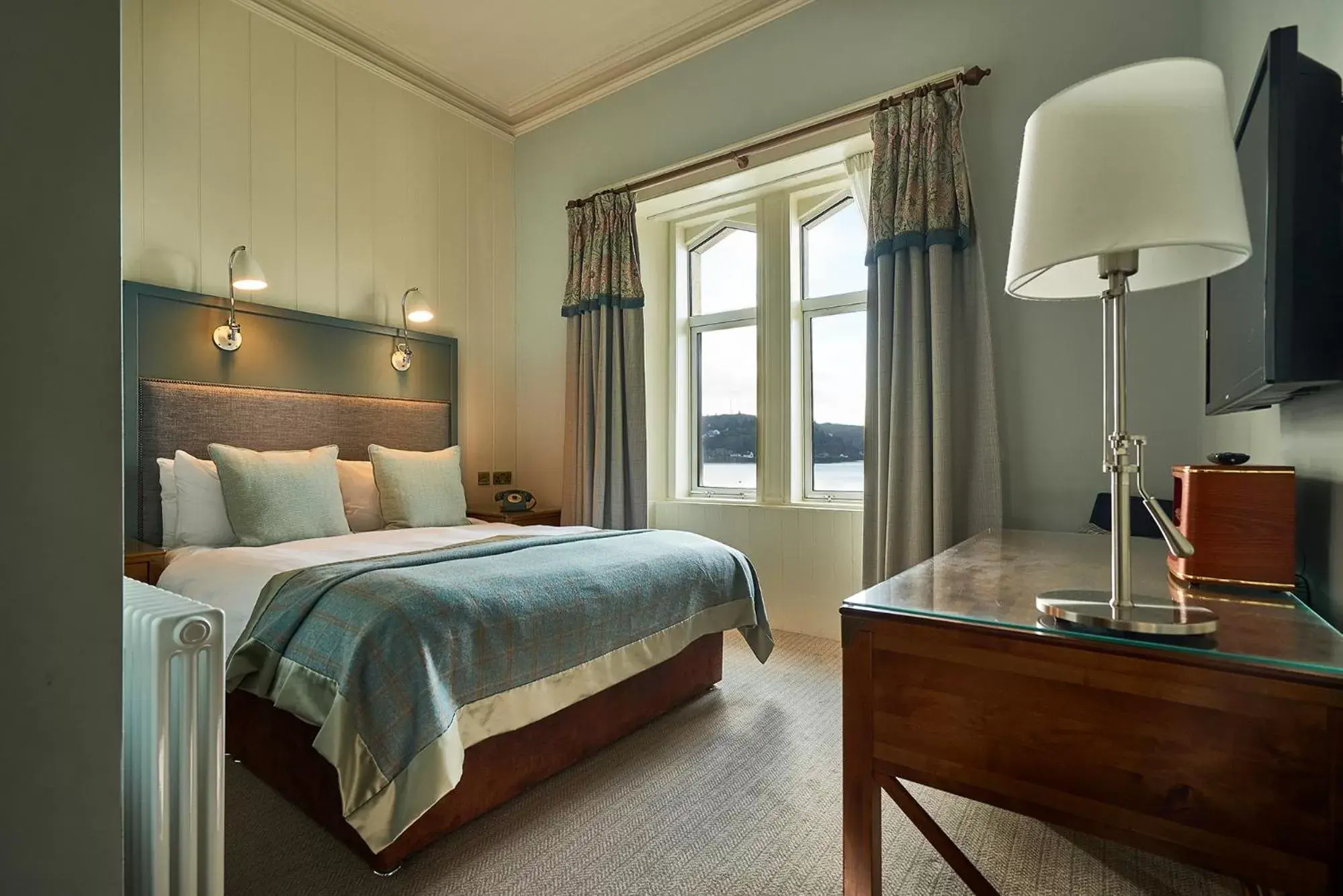 Bed in Oban Bay Hotel