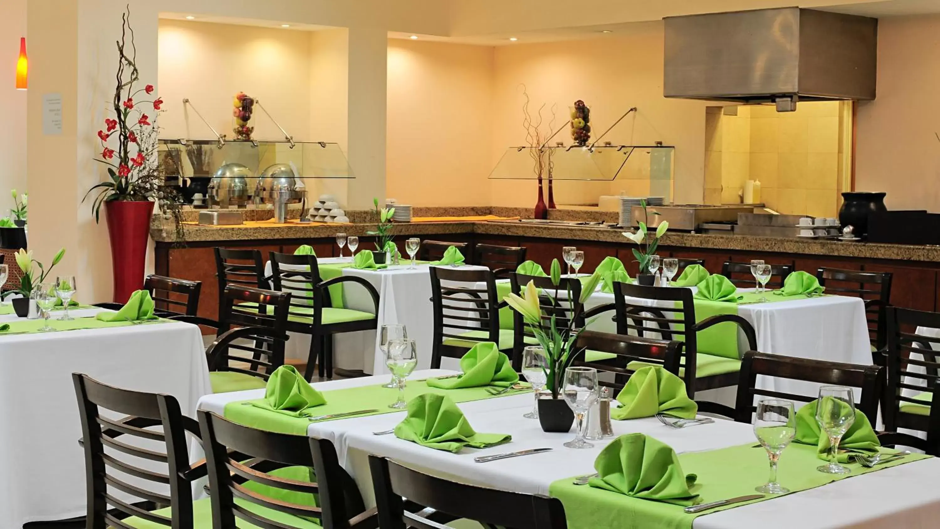 Restaurant/Places to Eat in Holiday Inn Uruapan, an IHG Hotel